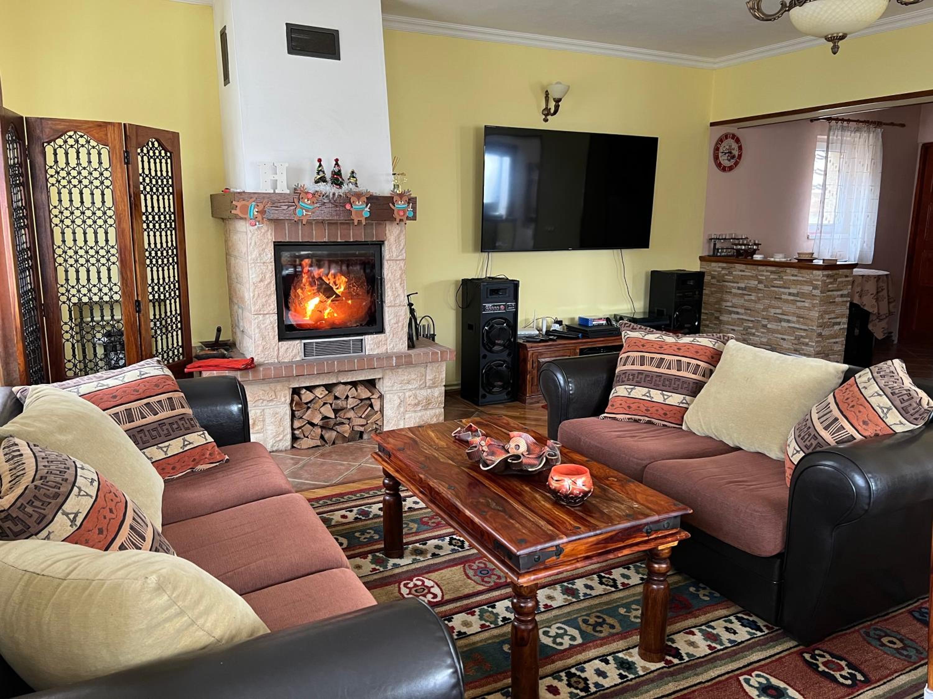 Horace Guesthouse POOL & HOT TUB & BIKES & RIVER view 5