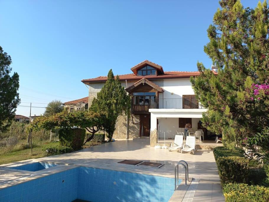 Hotel 4 yatak odalı Harika müstakil villa - Image 1