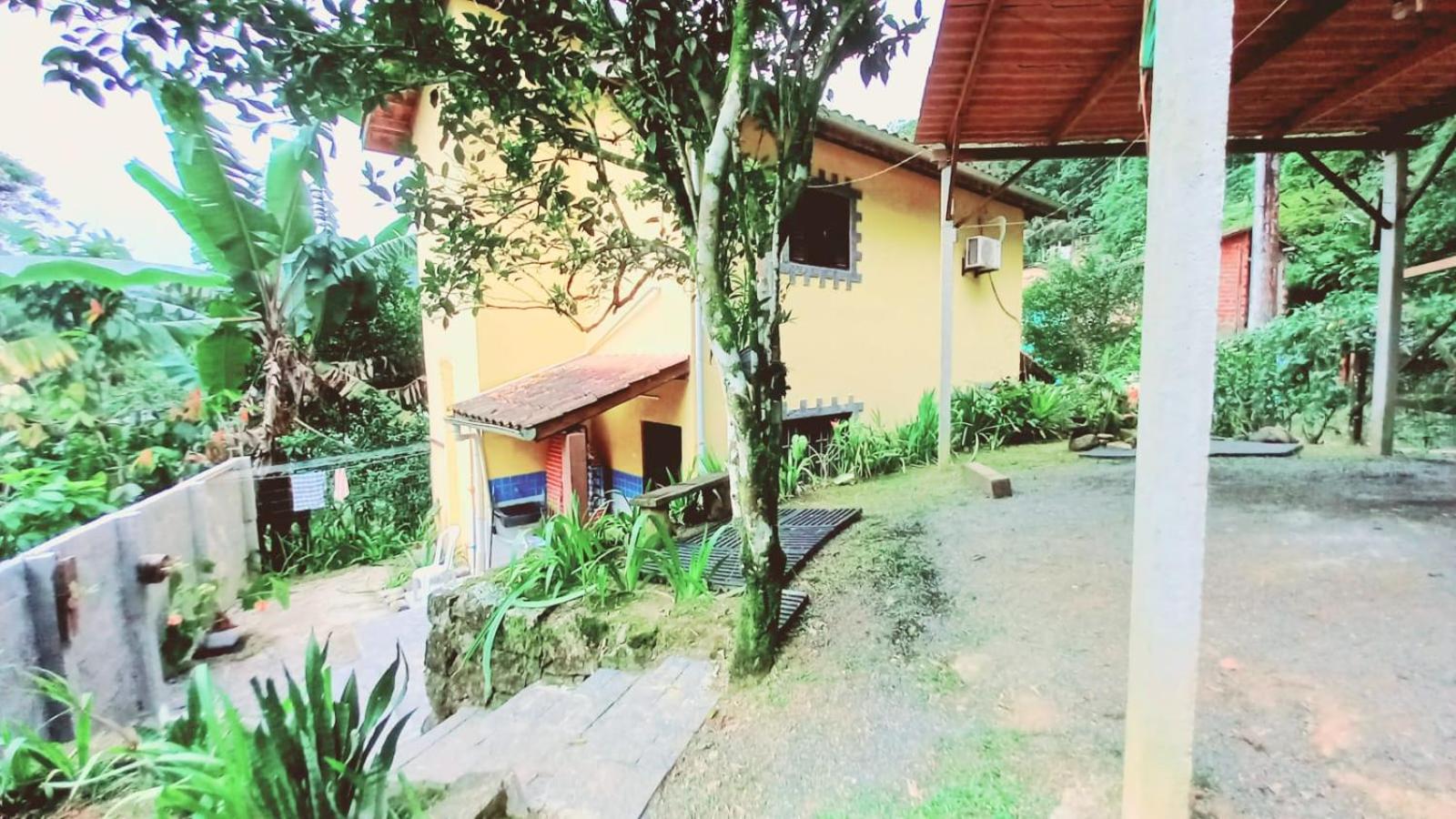 Casas Jacatirão
