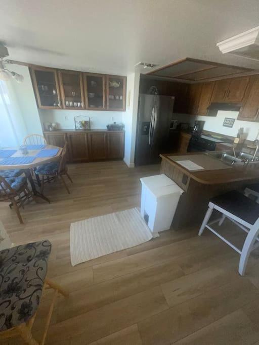 Spacious Four Bedroom Glendale Home with Pool Near Westgate Stadium view 5
