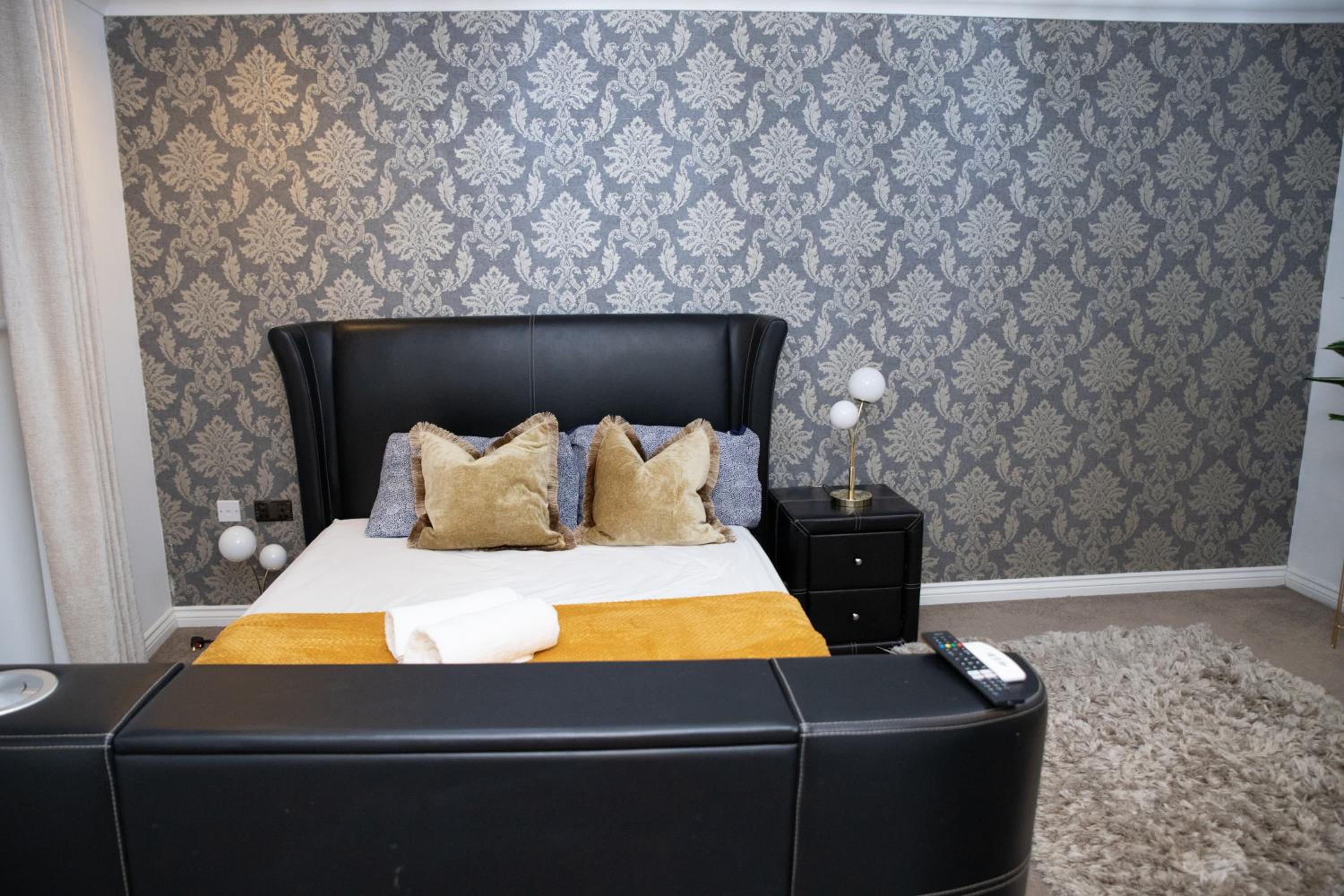 Broughton Haven 5 Beds House Free WiFi, Free parking, NETFLIX view 5