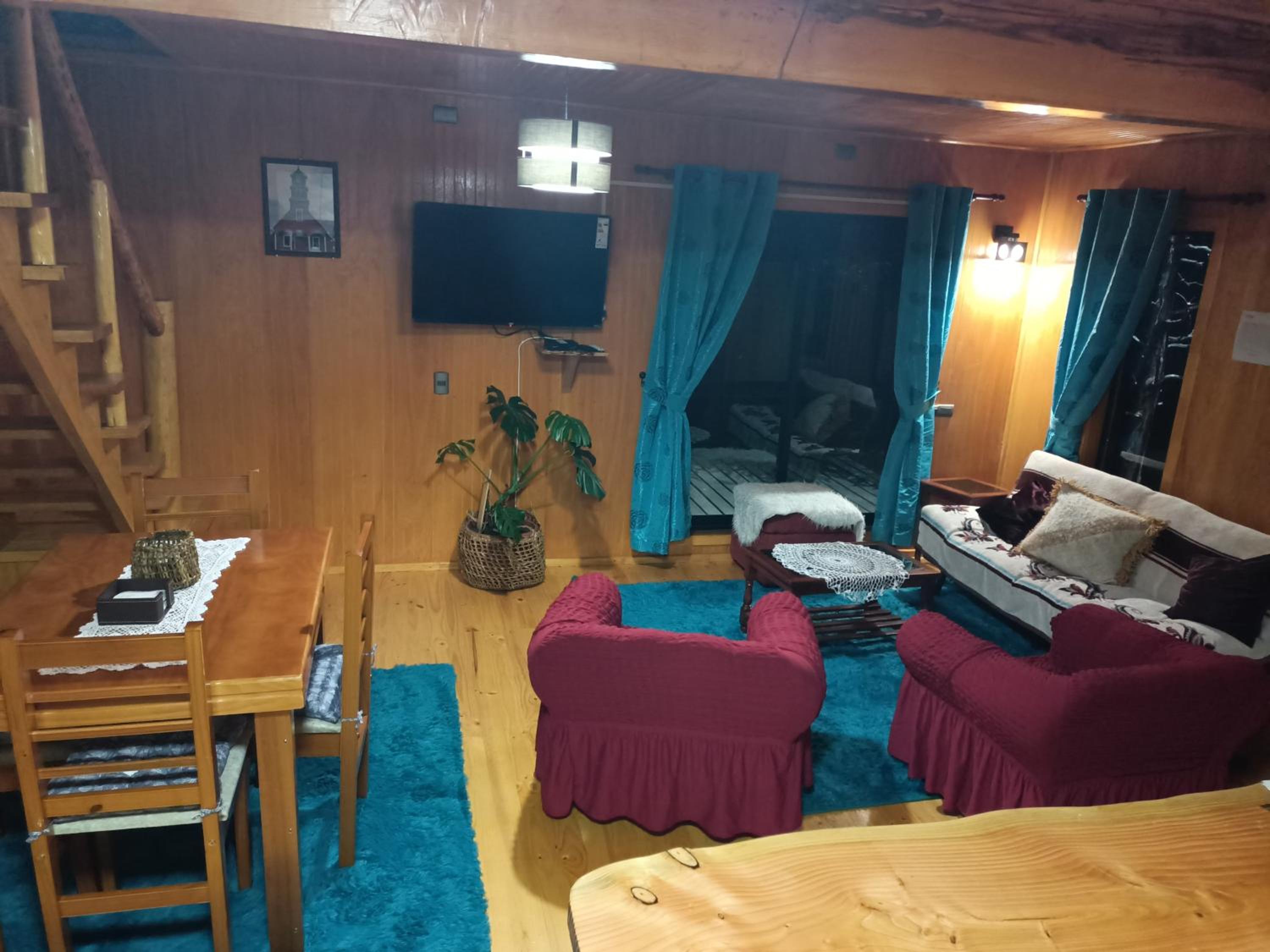 CABAÑAS RAYEN HUILLINCO
