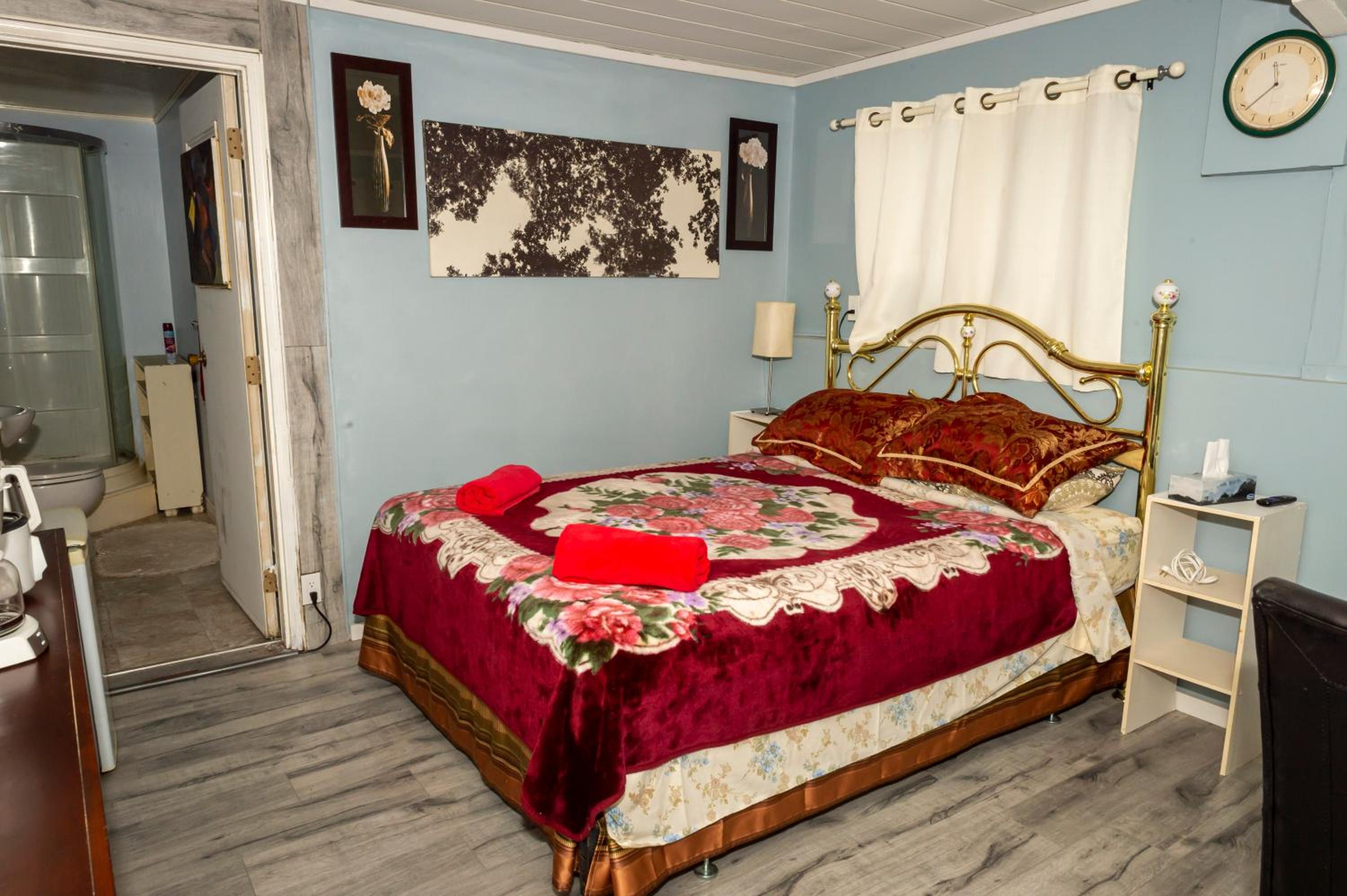Guest Suite - Private Retreat - J-1