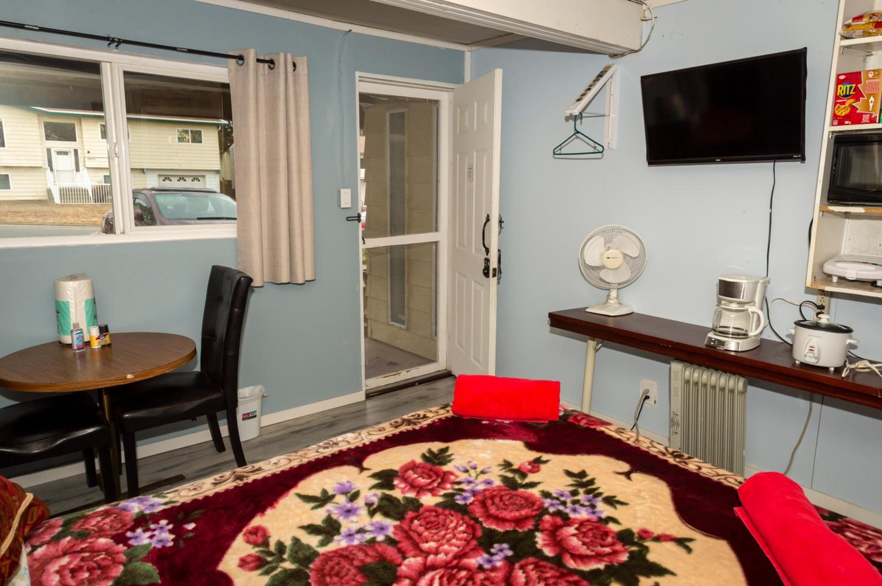 Guest Suite - Private Retreat - J-1