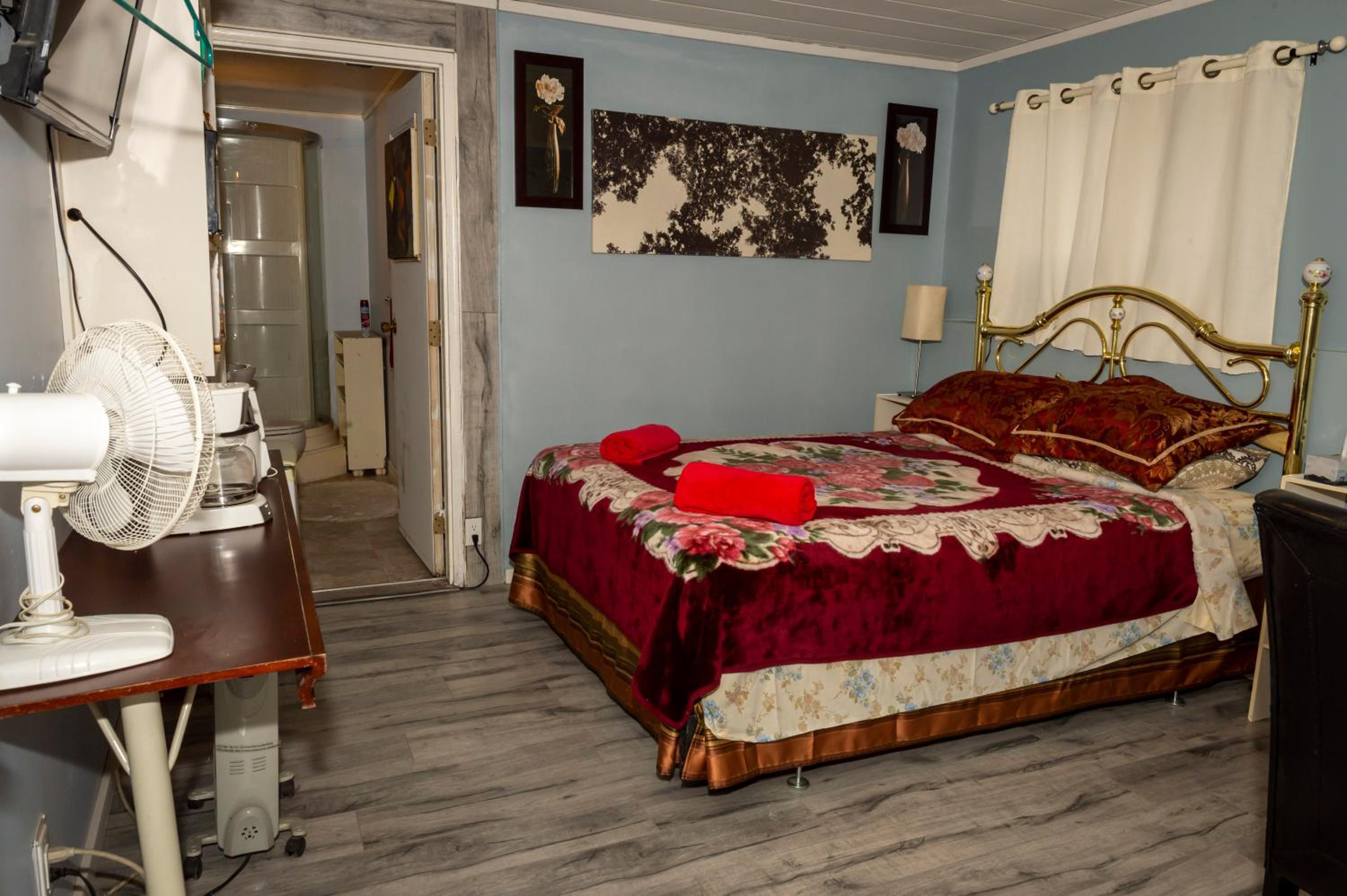 Guest Suite - Private Retreat - J-1
