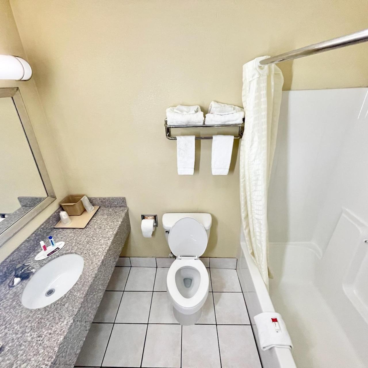 Budget Inn Madill - Property Image 3