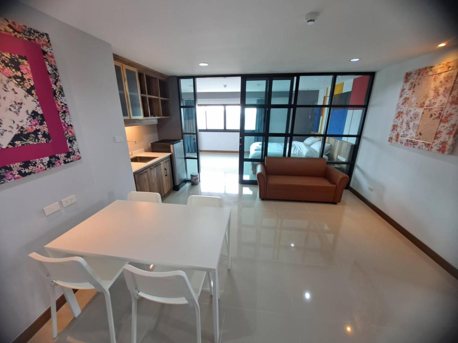 BURI Hotel And Hostel
