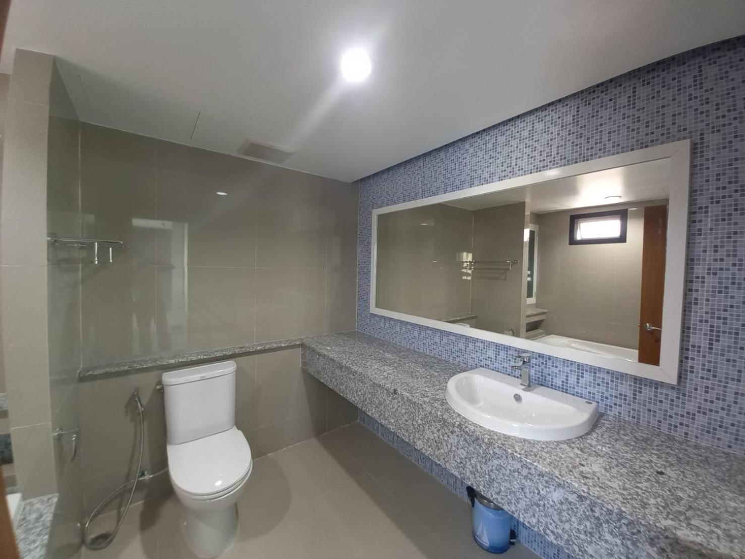 BURI Hotel And Hostel
