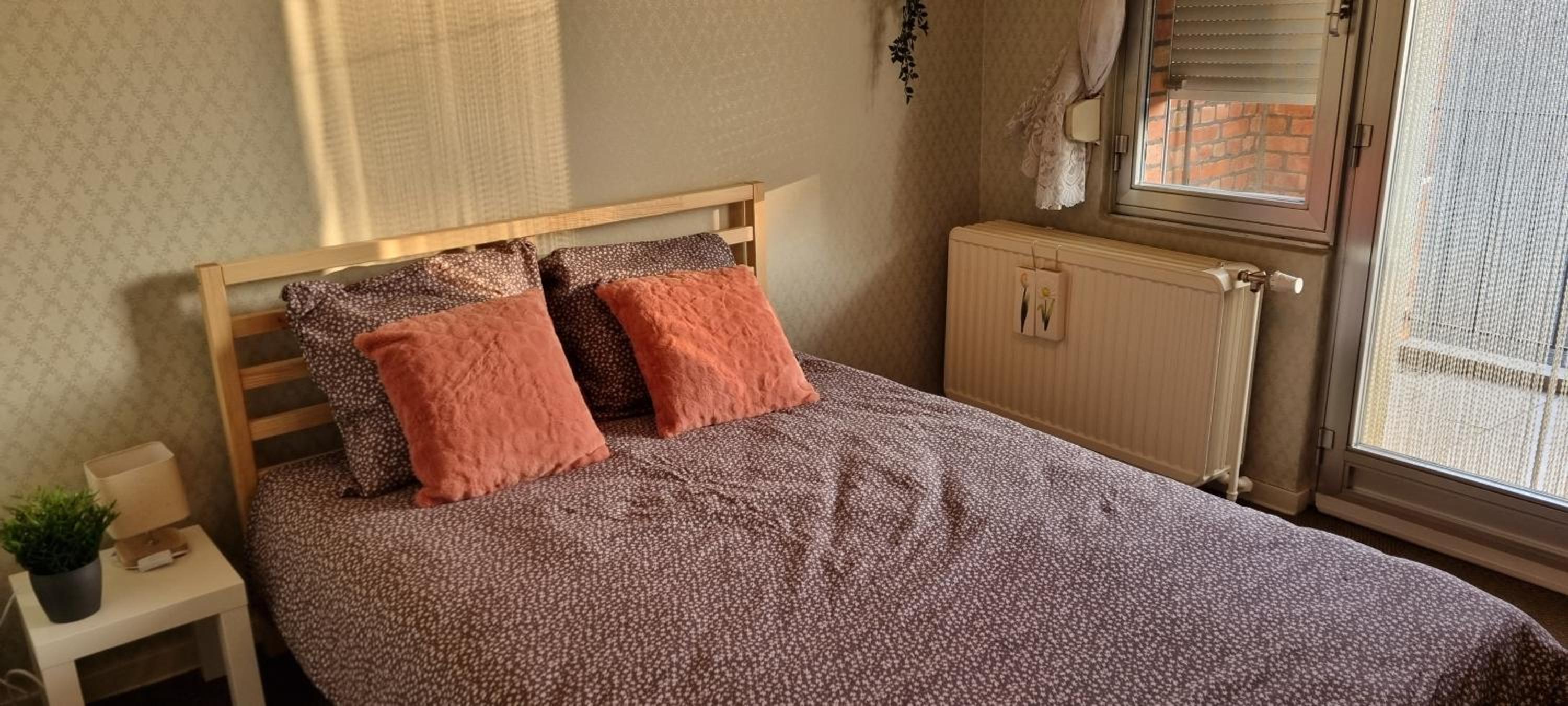SUPERB FLAT WITH 3 BEDROOMS PARKING AND BALCONy