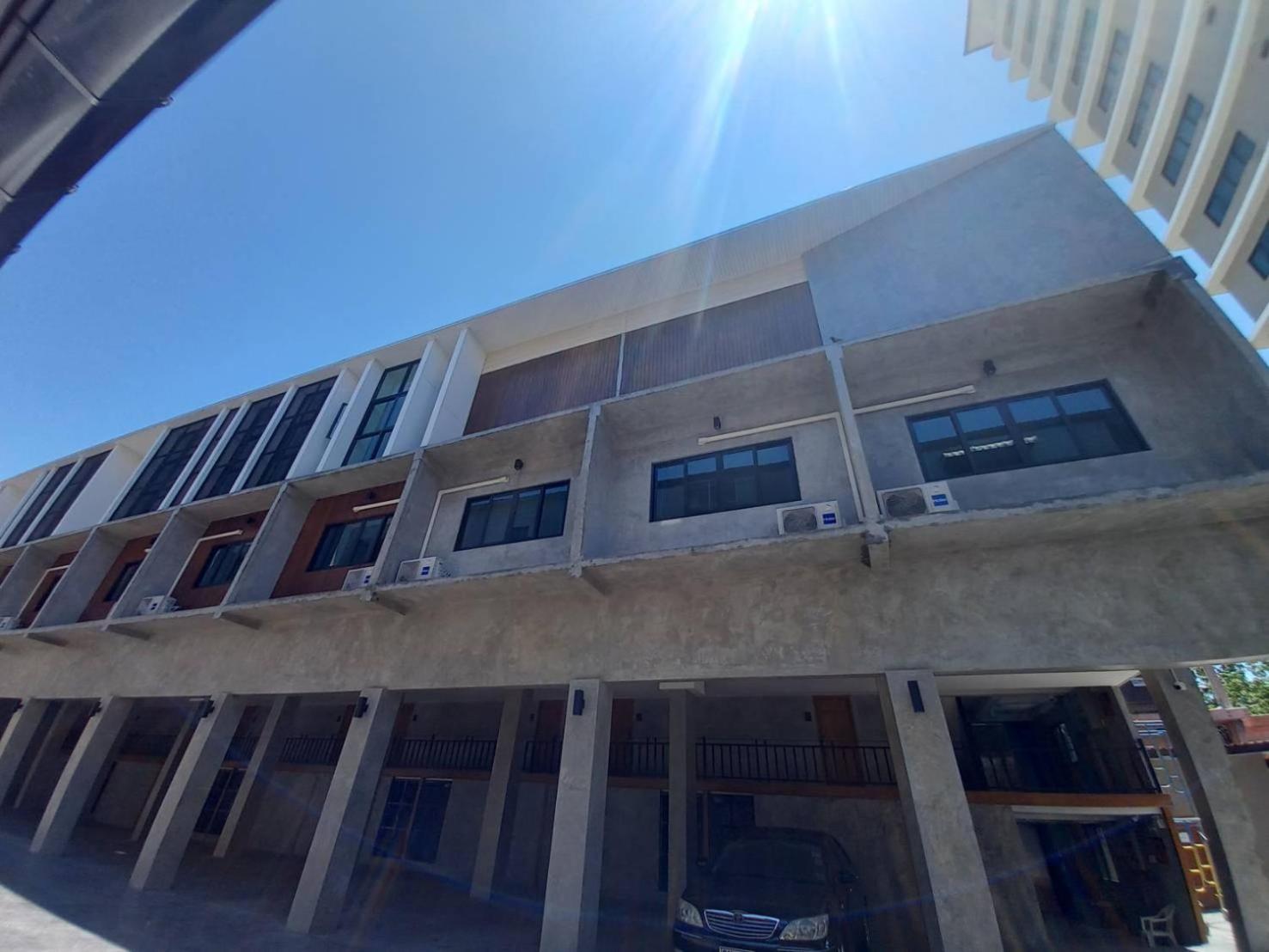 BURI Hotel And Hostel