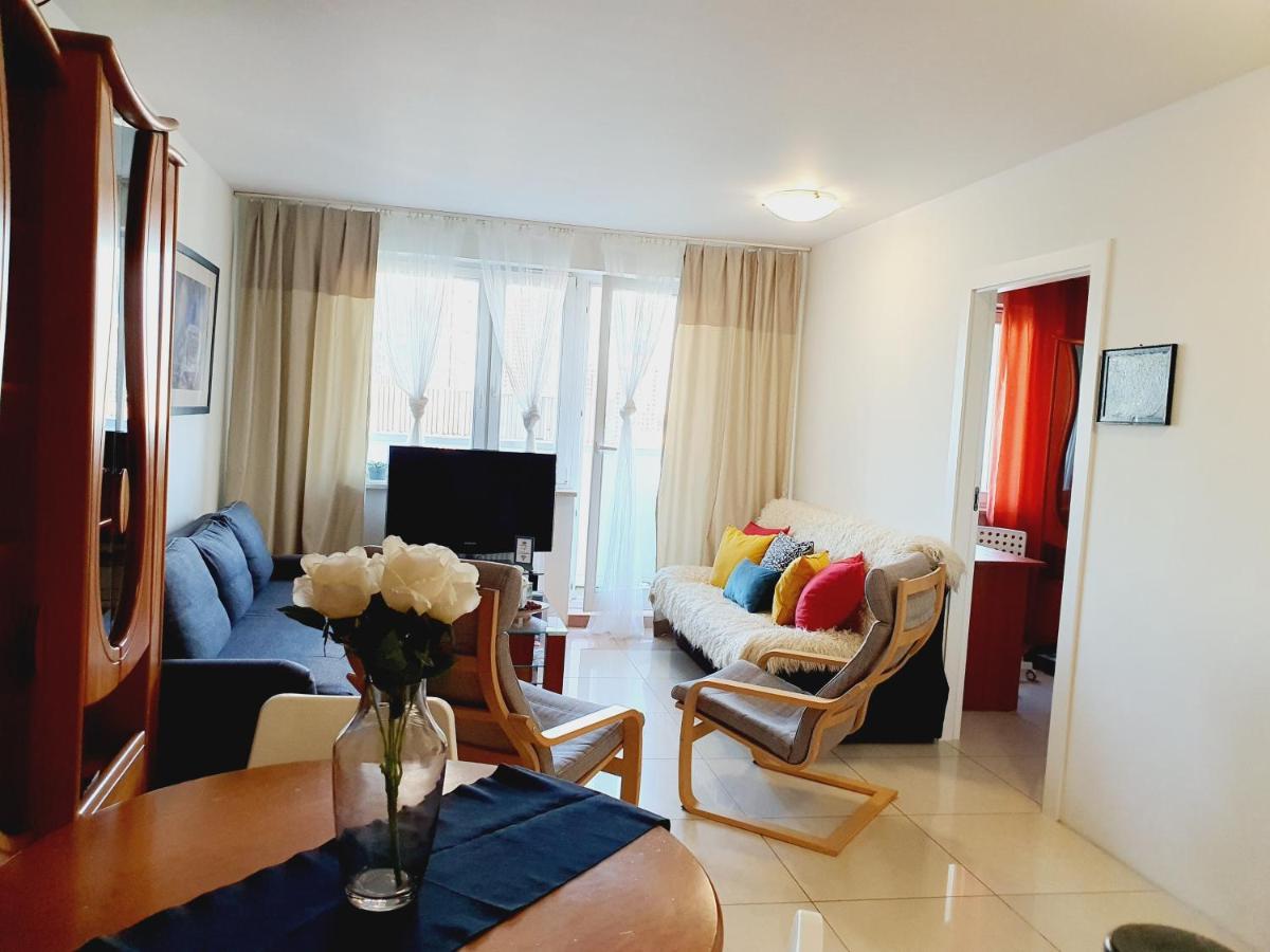 Hotel Centrum Łucka 15 Parking Basen - Image 1