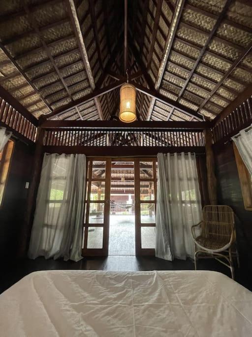 Marahuyo - Off-grid, beachfront, private cabin