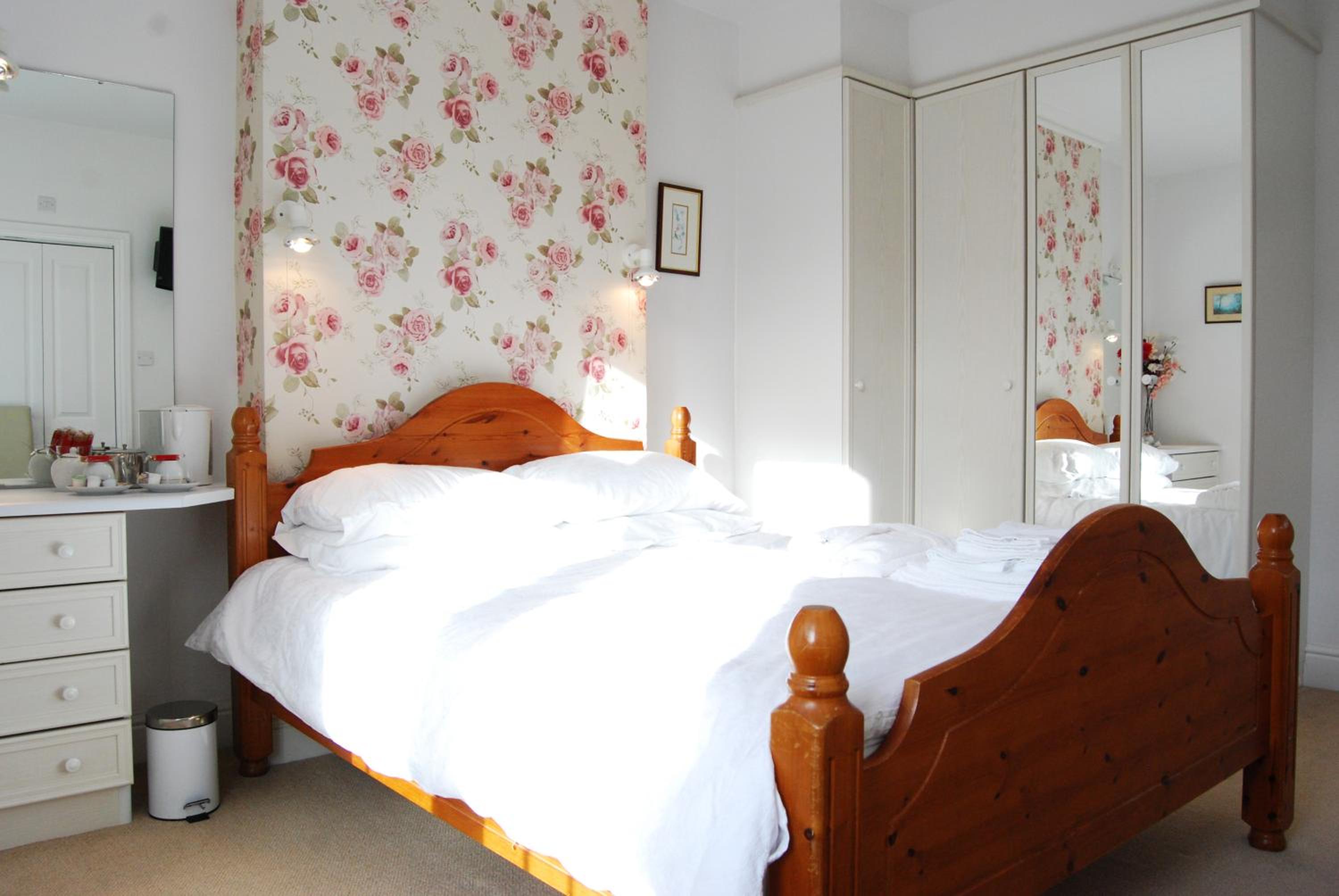 Lower Winsford Apartments & Rooms