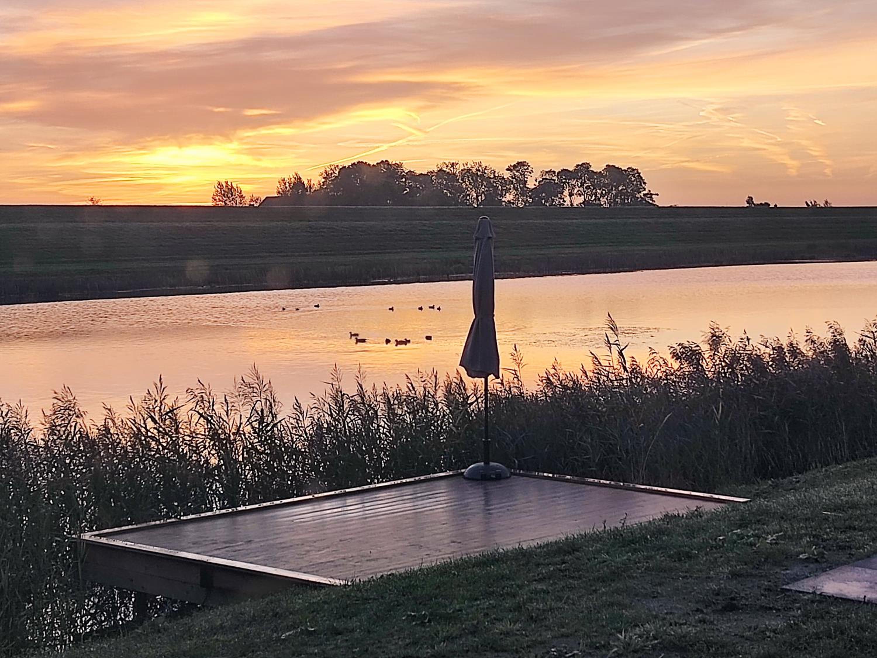 Chalet IJssel Eilanden Kampen Waterfront Airco view 4