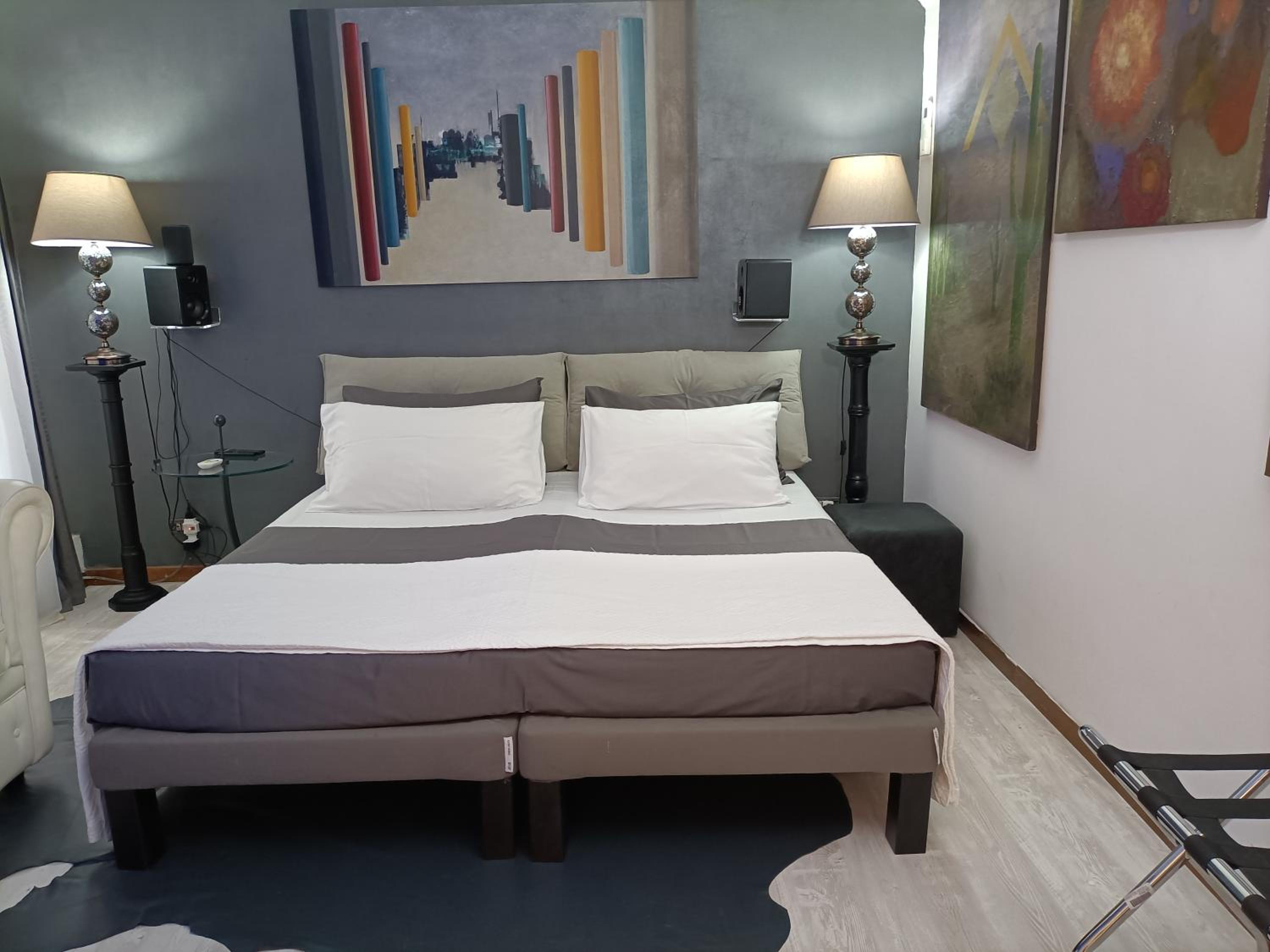 Spanish Steps Cozy luxury room