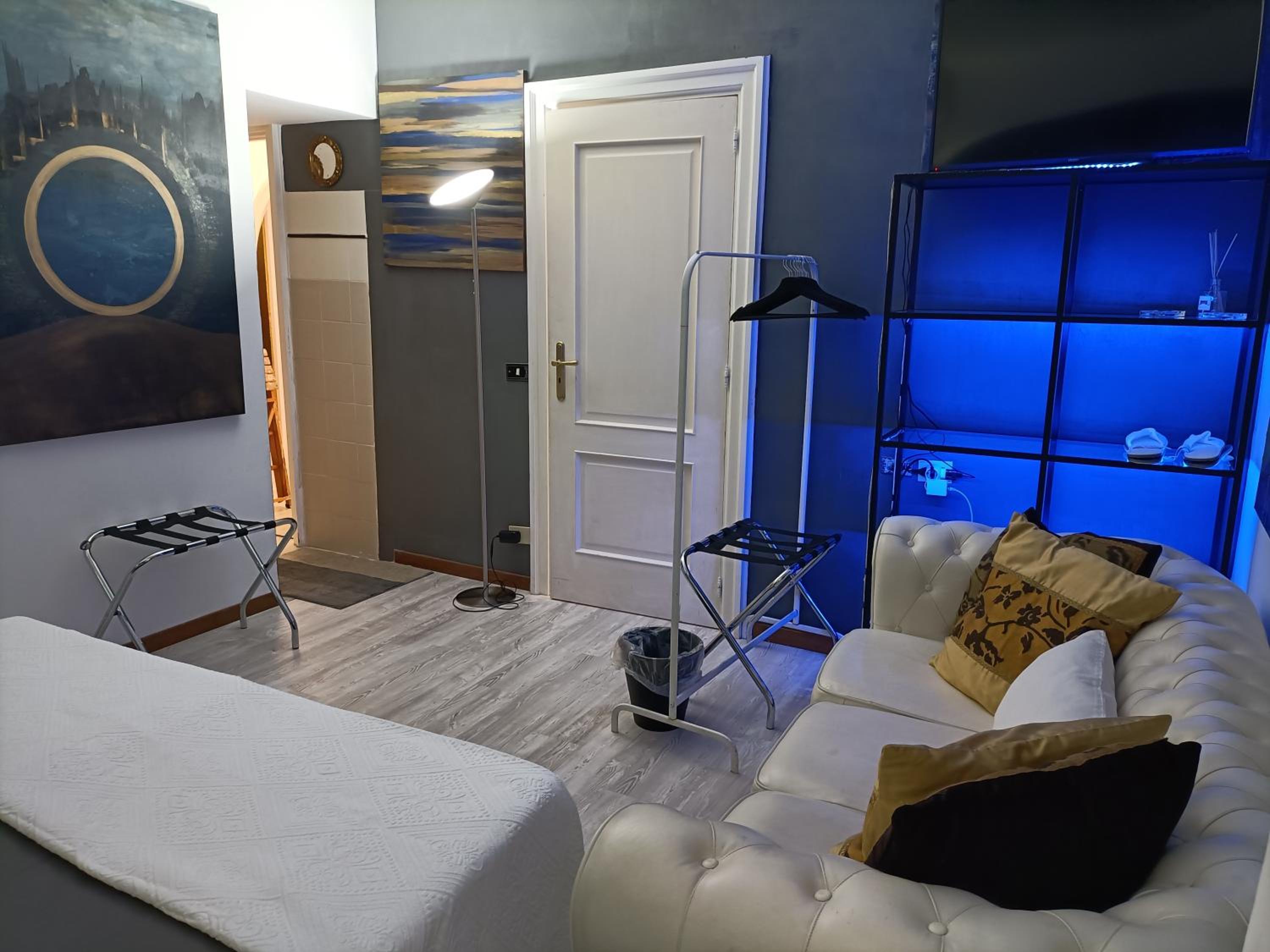 Spanish Steps Cozy luxury room