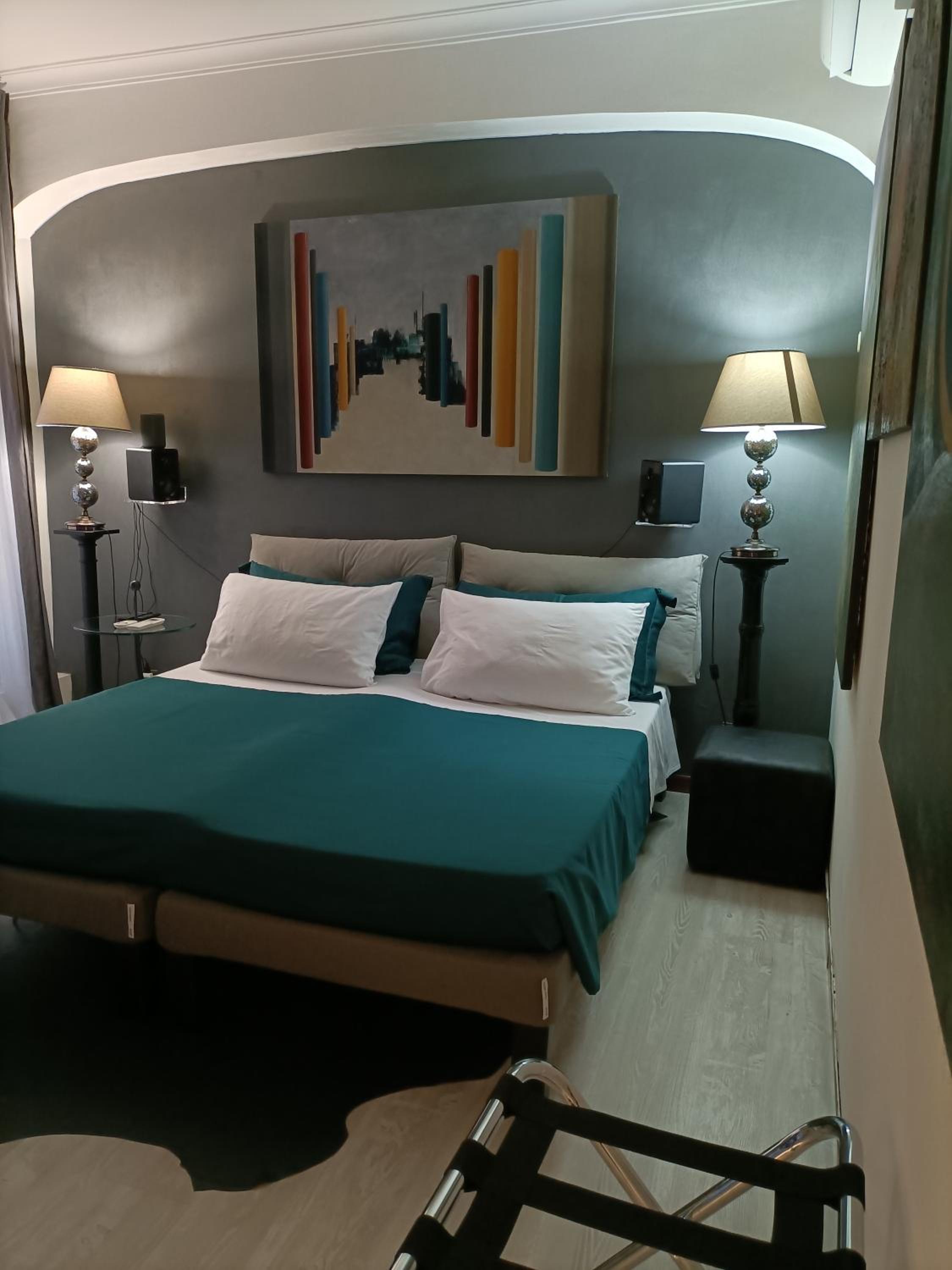 Spanish Steps Cozy luxury room