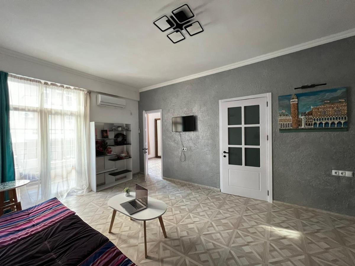 Apartment Sunny Mood view 5