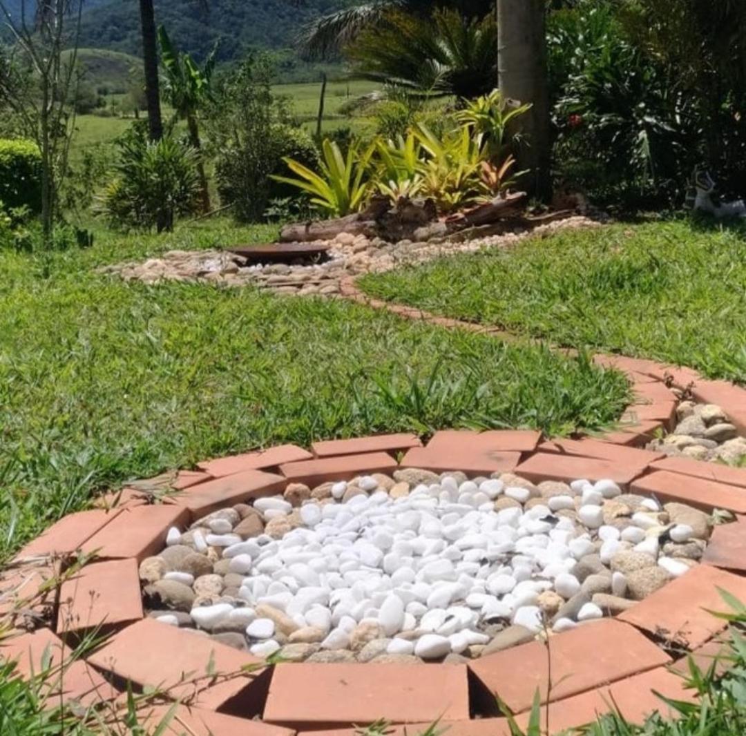 Sítio com piscina, na estrada de Aldeia Velha e rio a frente da porteira