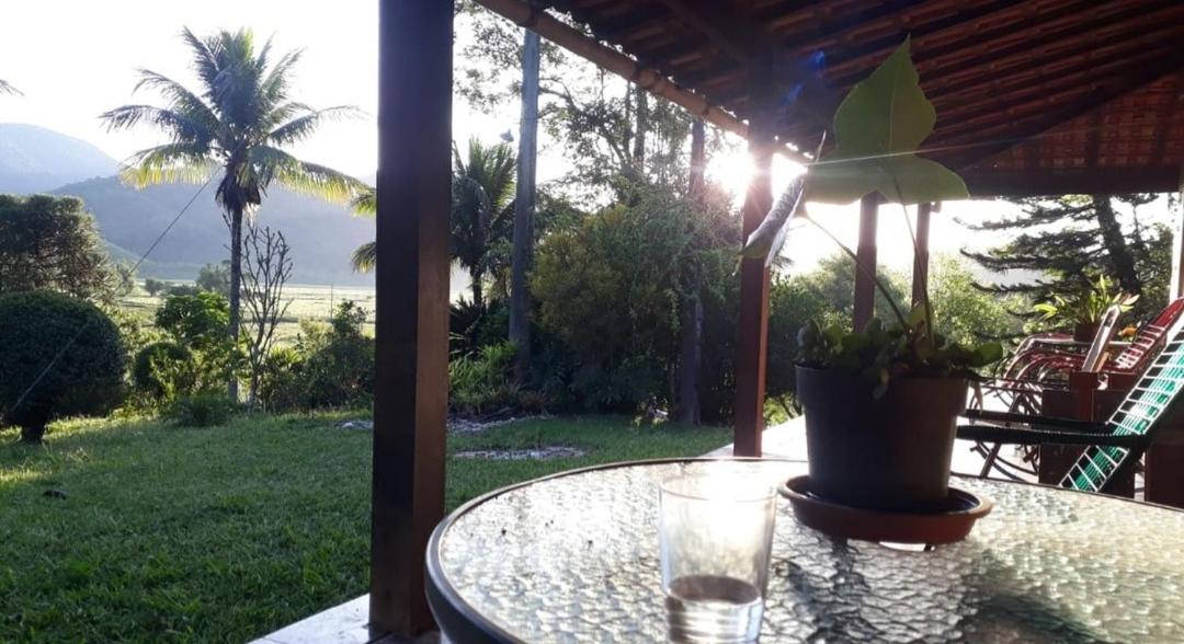 Sítio com piscina, na estrada de Aldeia Velha e rio a frente da porteira