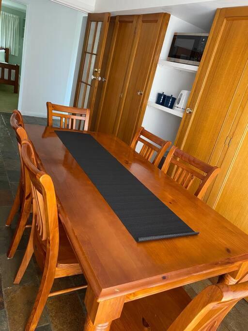Spacious Apartment with the view of Mt. Wellington