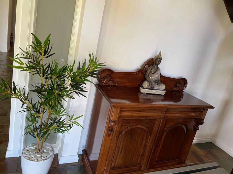 Spacious Apartment with the view of Mt. Wellington