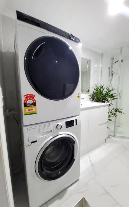Spacious Apartment with the view of Mt. Wellington