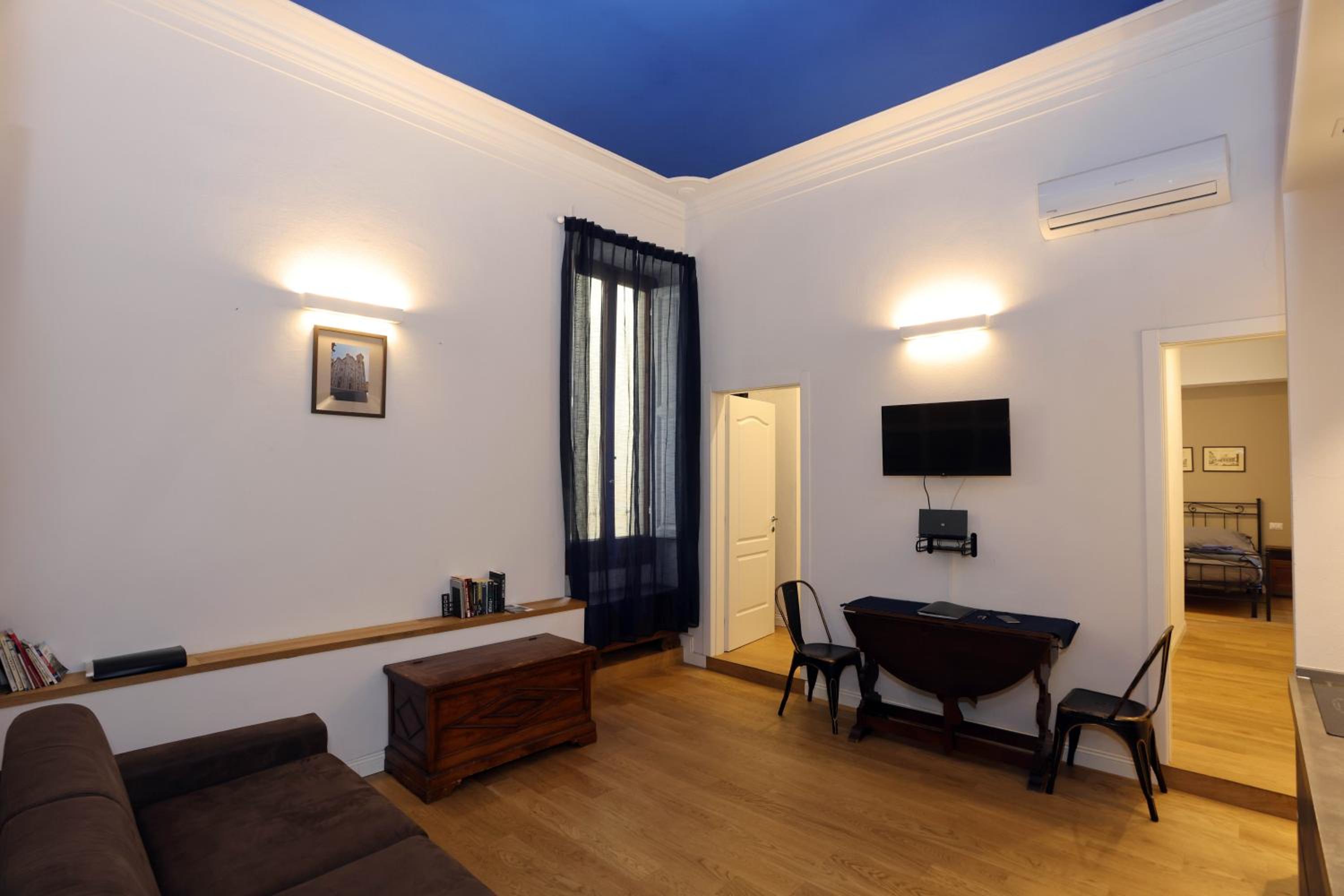 Elegant Quiet Flat 2 min from SMN Station