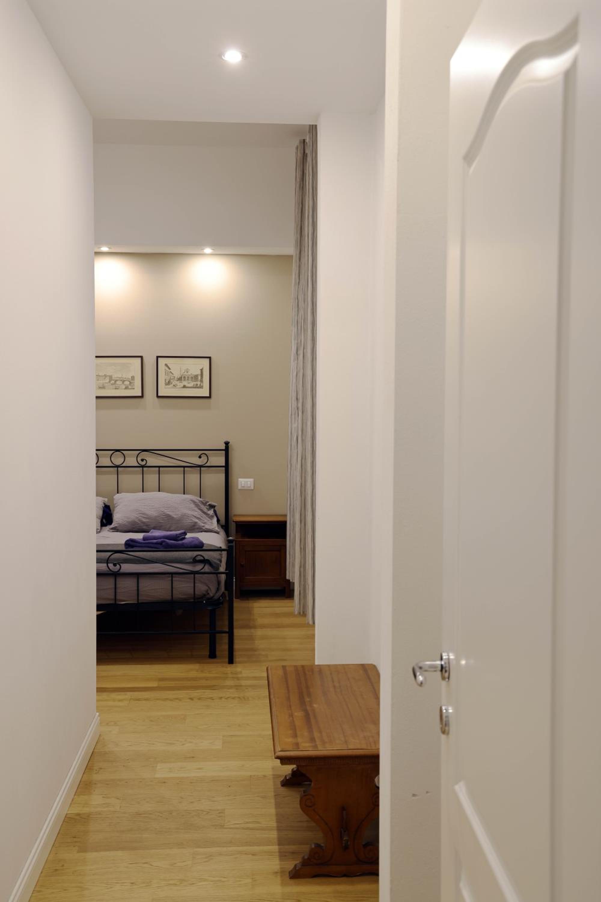 Elegant Quiet Flat 2 min from SMN Station