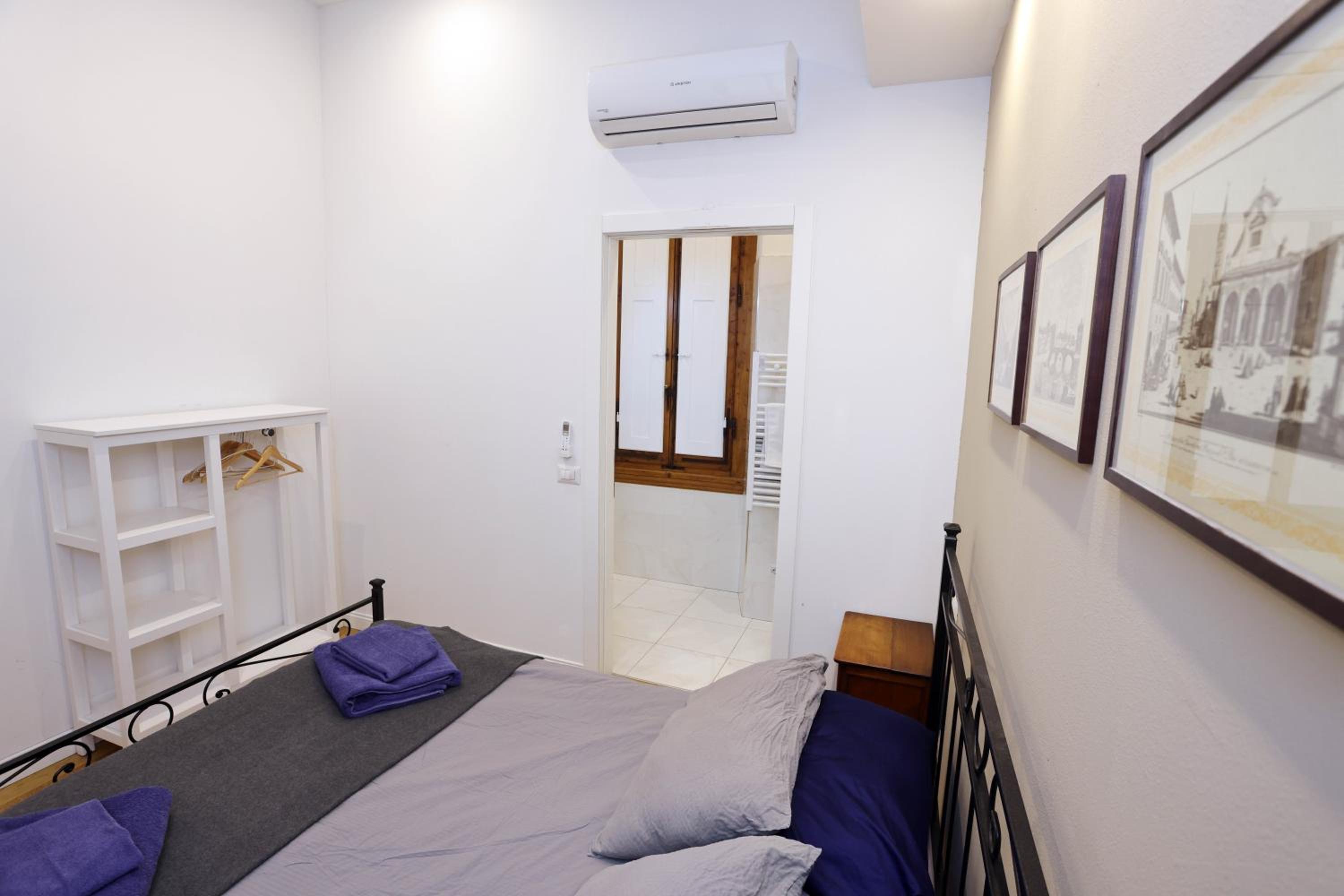 Elegant Quiet Flat 2 min from SMN Station