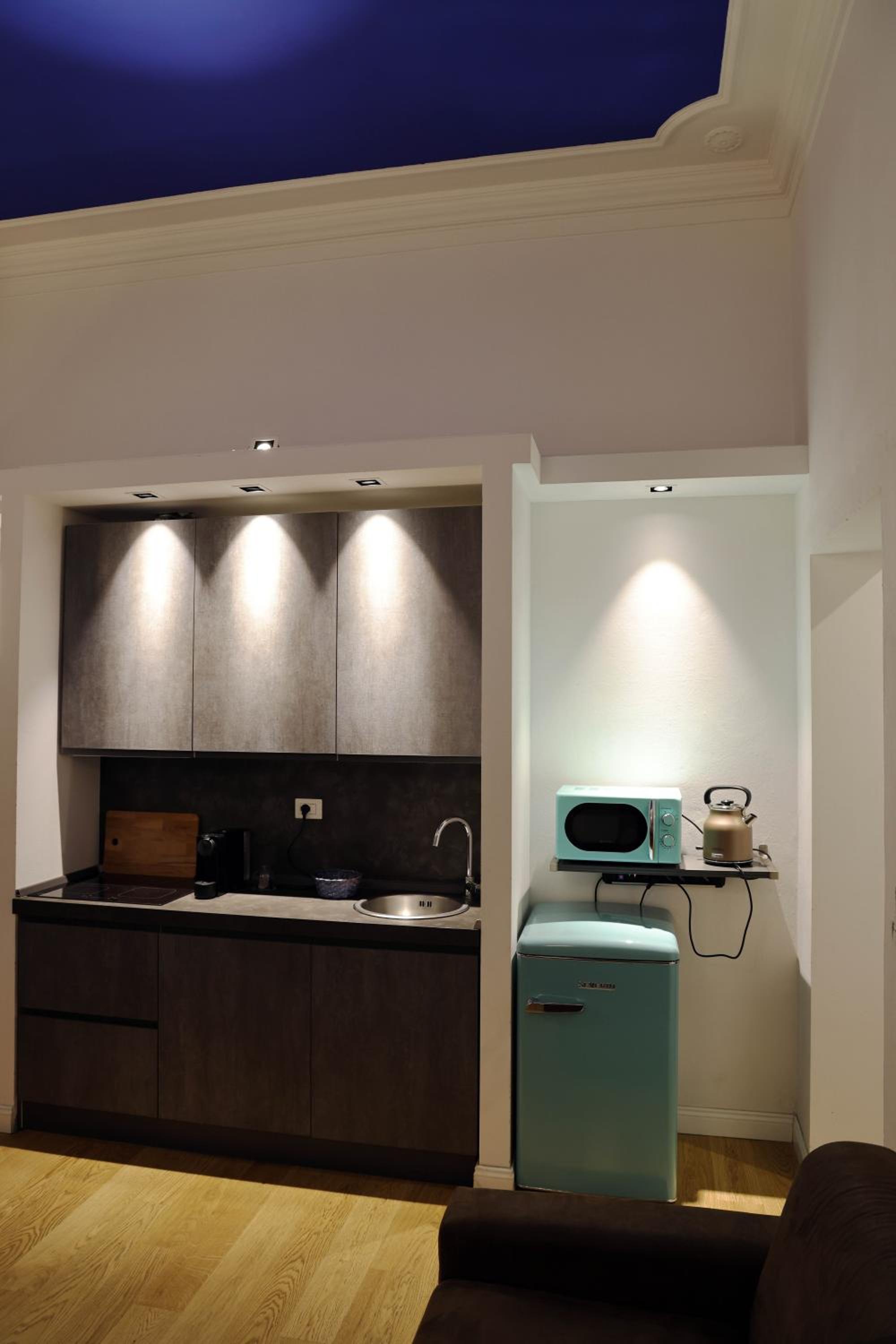Elegant Quiet Flat 2 min from SMN Station