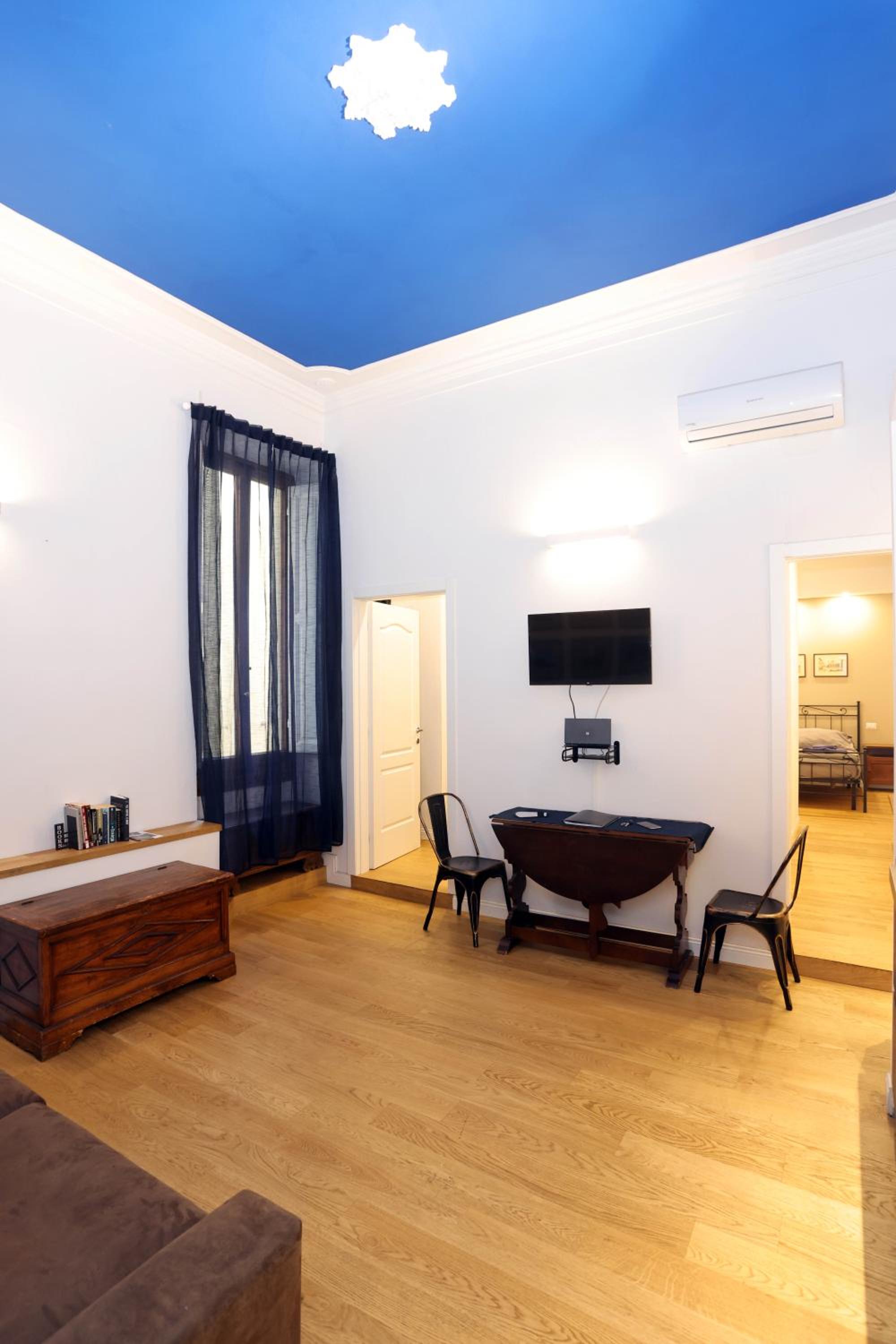 Elegant Quiet Flat 2 min from SMN Station