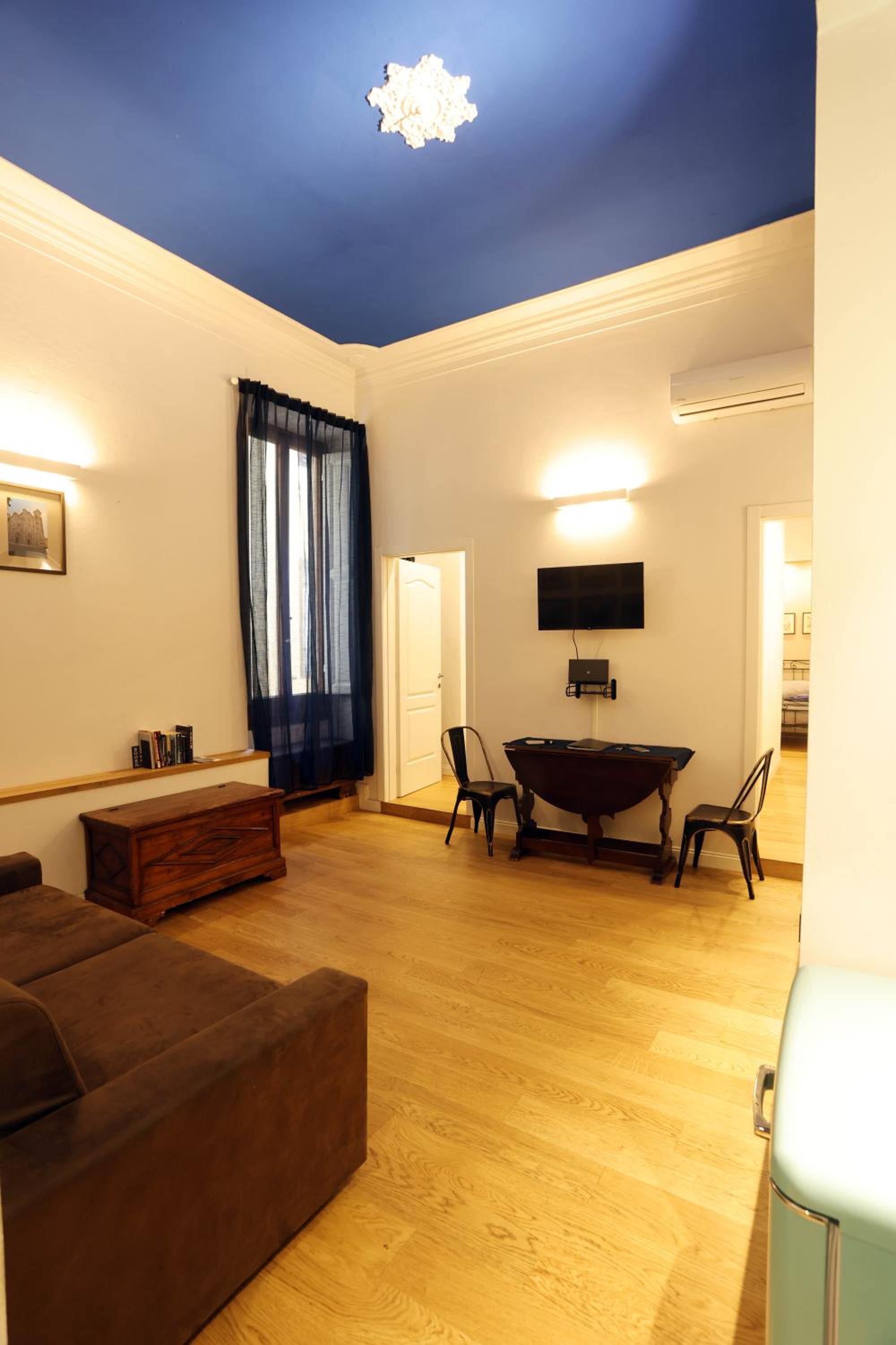 Elegant Quiet Flat 2 min from SMN Station