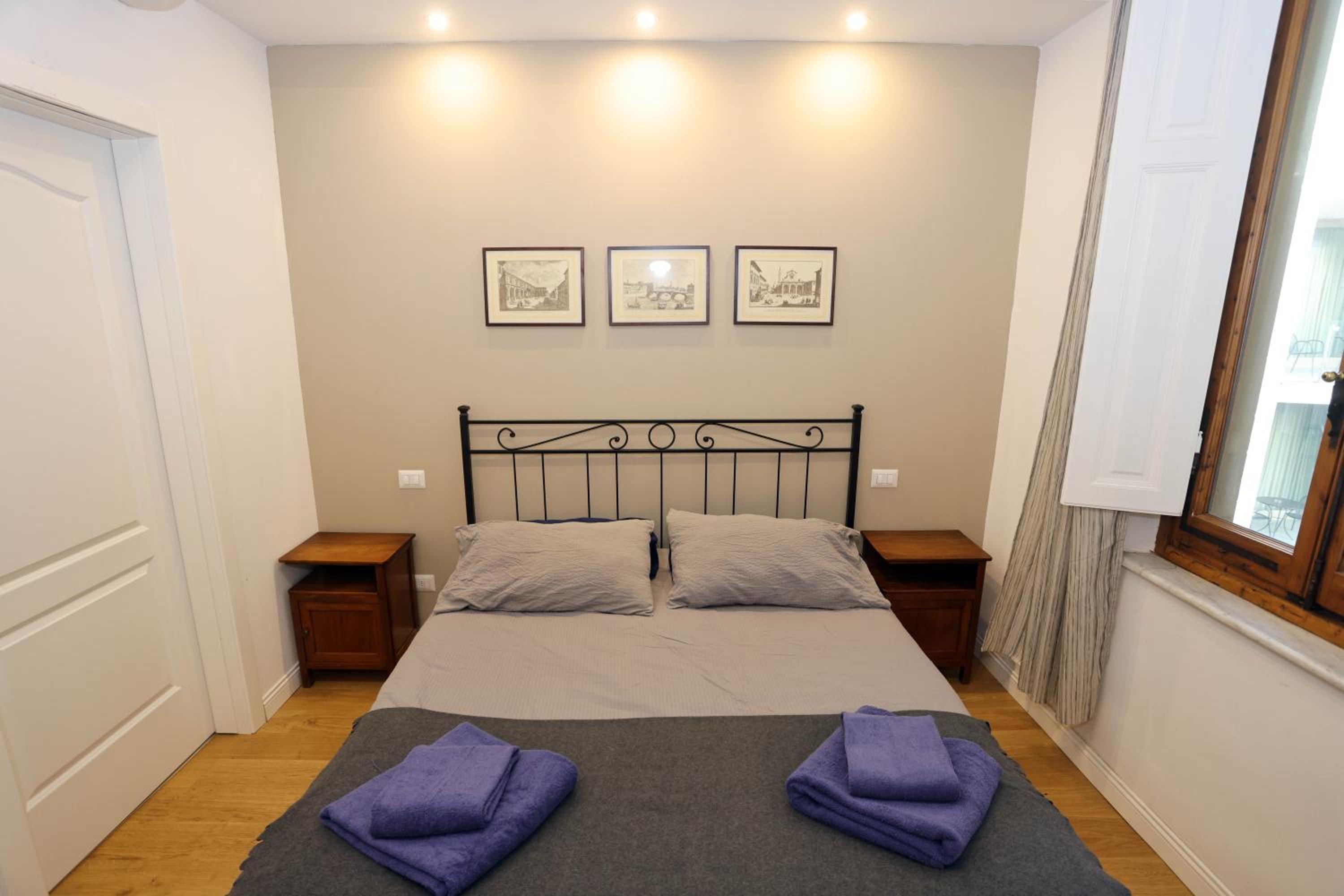 Elegant Quiet Flat 2 min from SMN Station