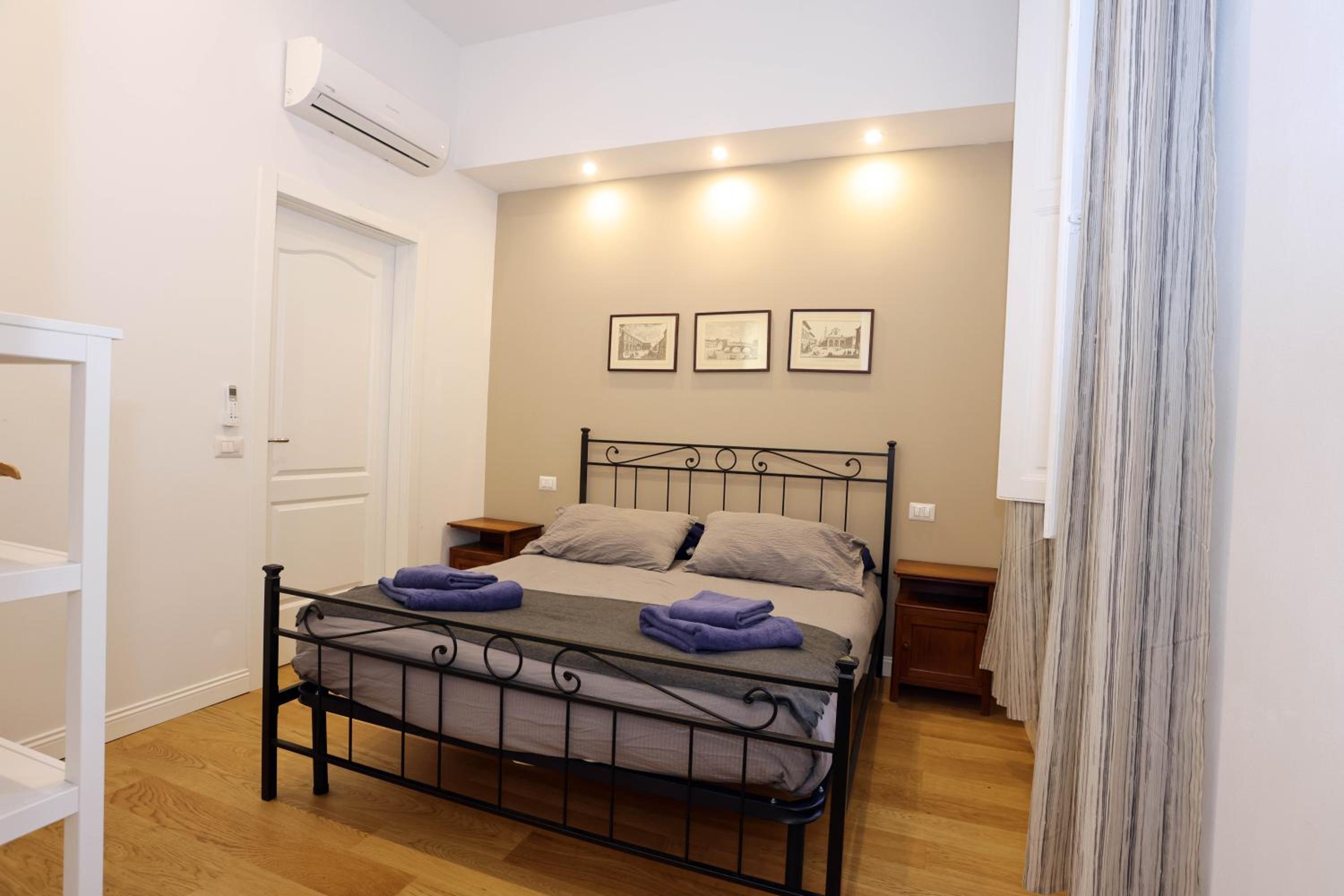 Elegant Quiet Flat 2 min from SMN Station