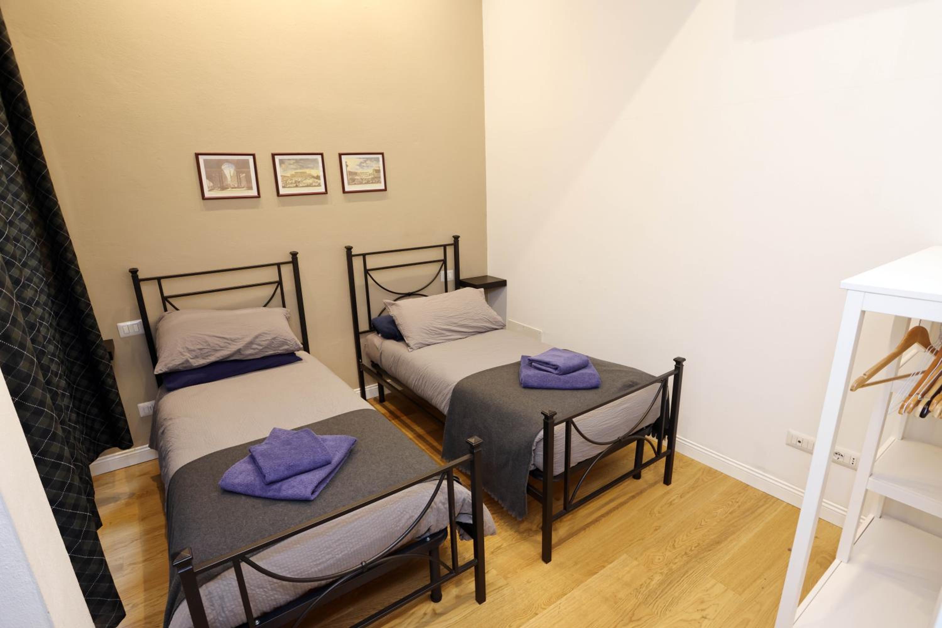 Elegant Quiet Flat 2 min from SMN Station