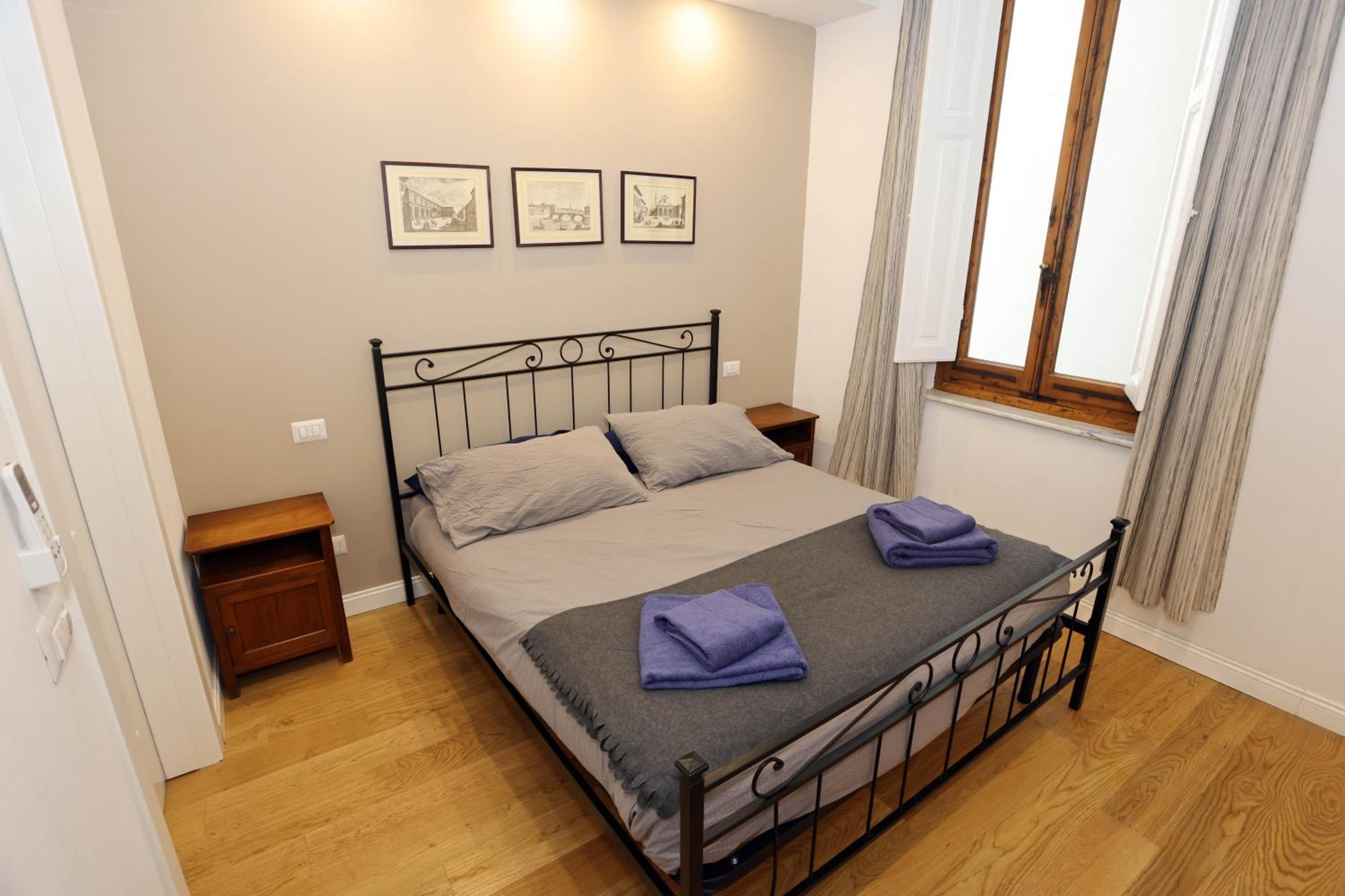 Elegant Quiet Flat 2 min from SMN Station