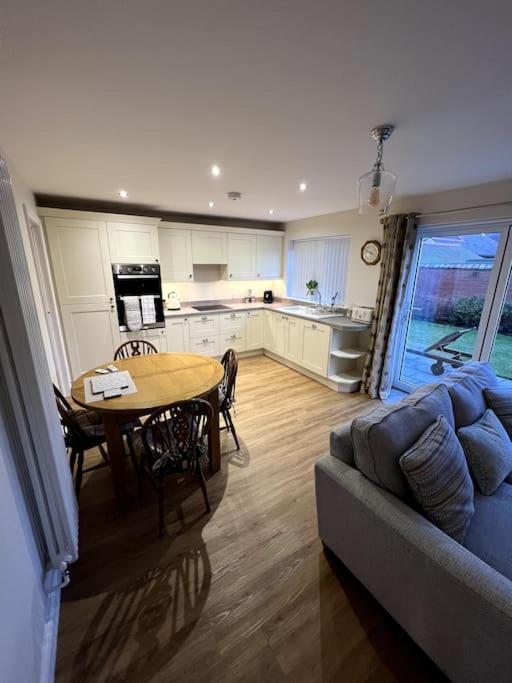 The Hideaway Southport view 3