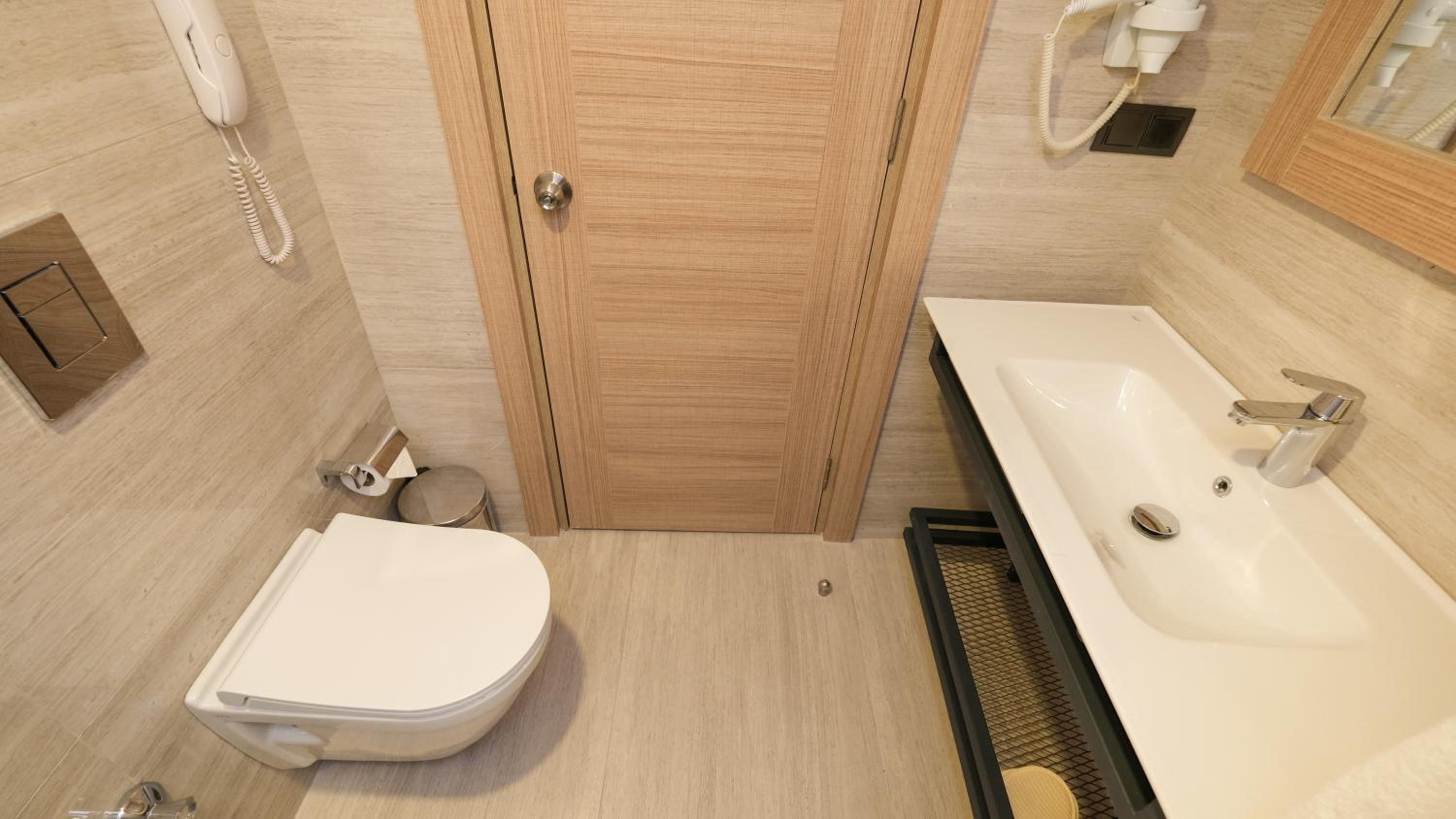 Alesta Seaside Residence - Image 39