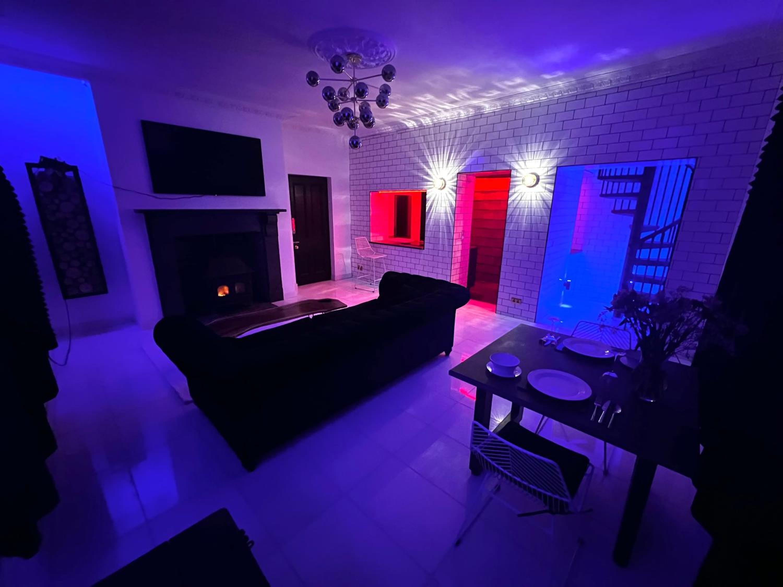 Lower Winsford Apartments & Rooms