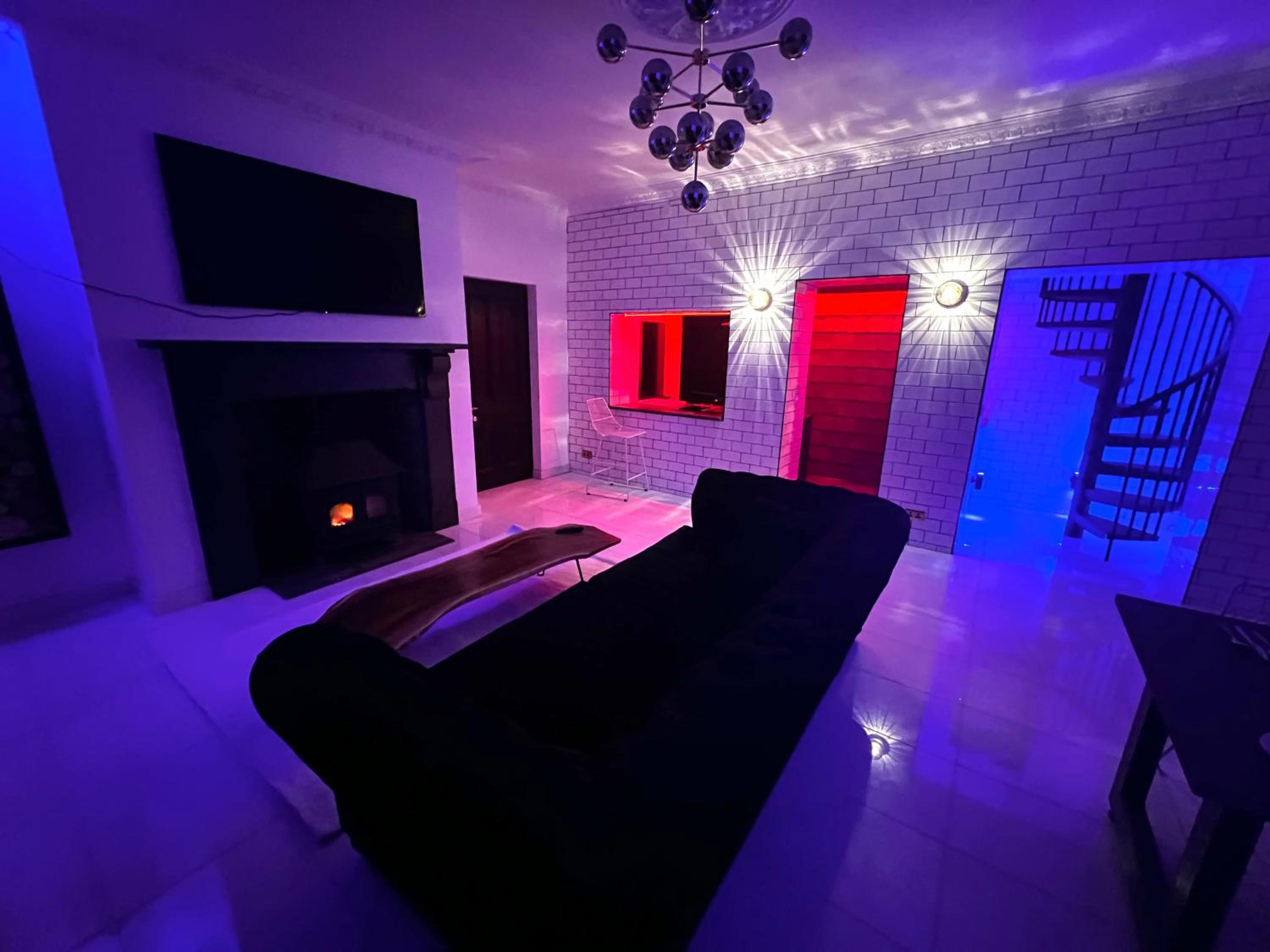 Lower Winsford Apartments & Rooms