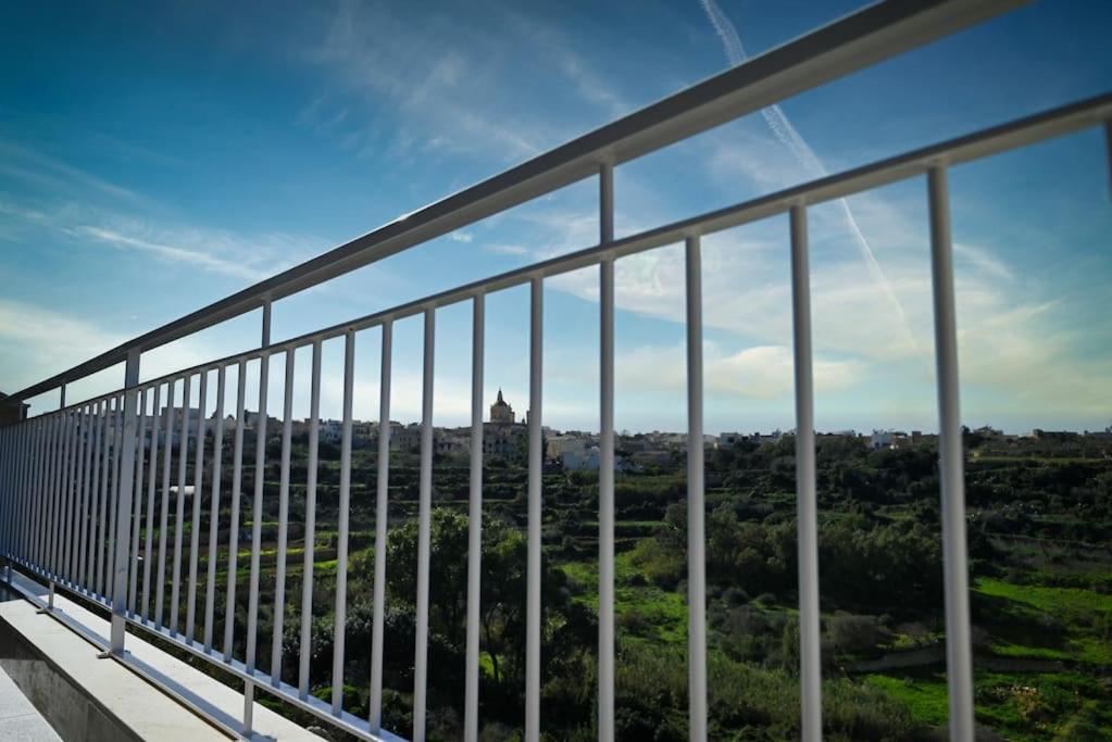 Cliff Edge Apartment in Xaghra photo 4