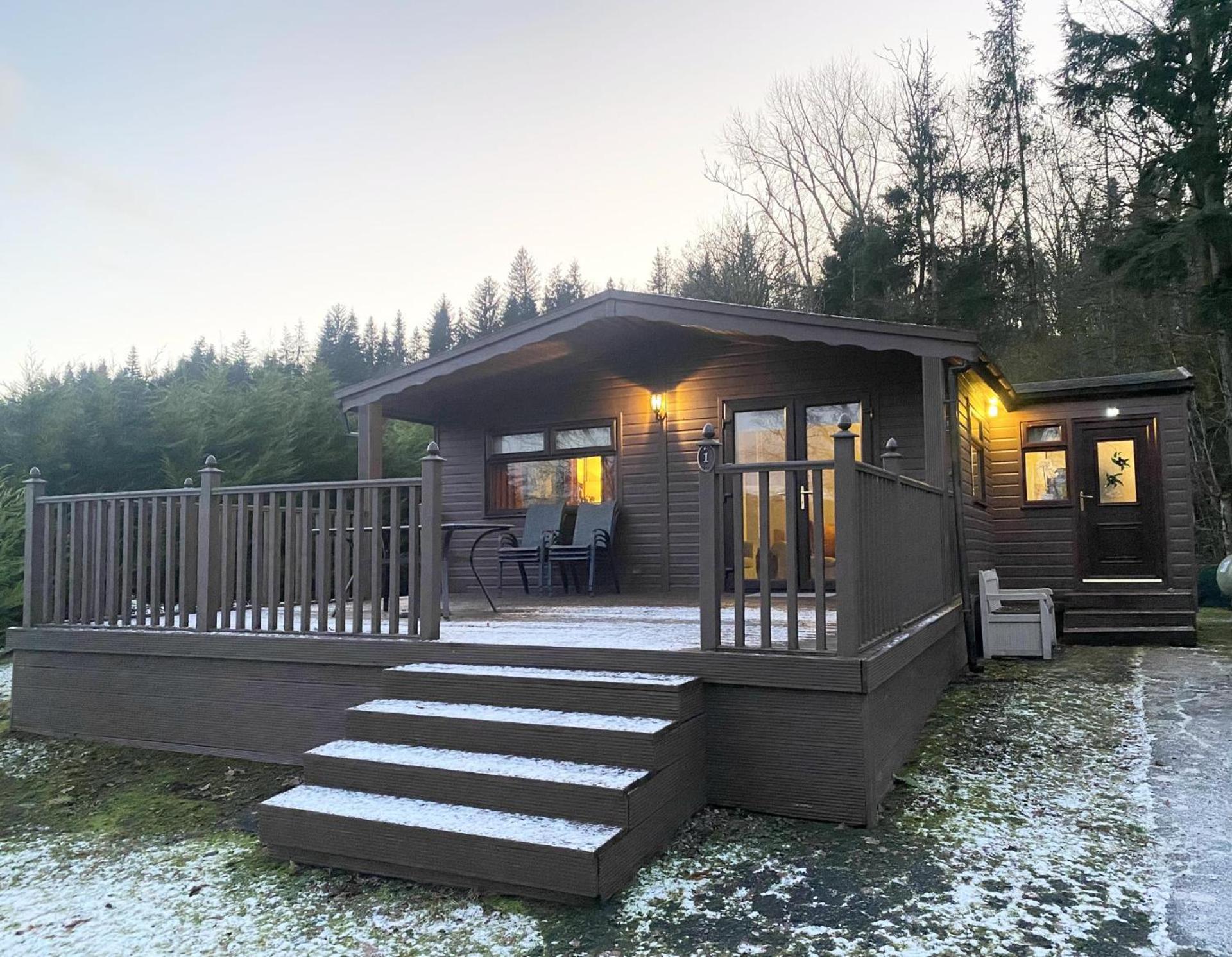 4 Bed House - Sleeps 9 - HotTub - Parking view 4