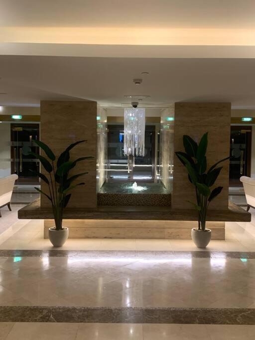 Balqis Residense Palm Jumeirah,Pool, Beach, Top floor, Full sea view, Restaurants