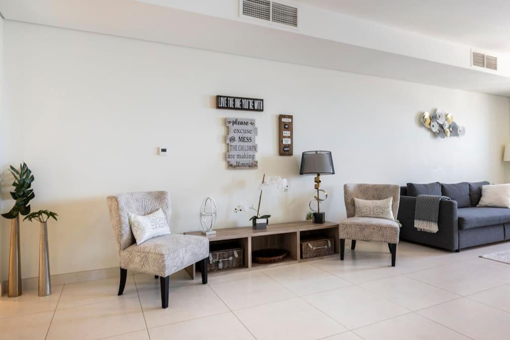 Balqis Residense Palm Jumeirah,Pool, Beach, Top floor, Full sea view, Restaurants