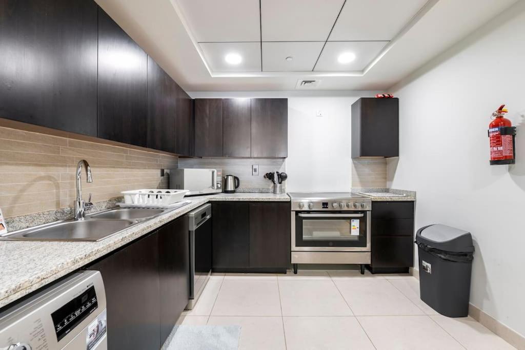 Balqis Residense Palm Jumeirah,Pool, Beach, Top floor, Full sea view, Restaurants