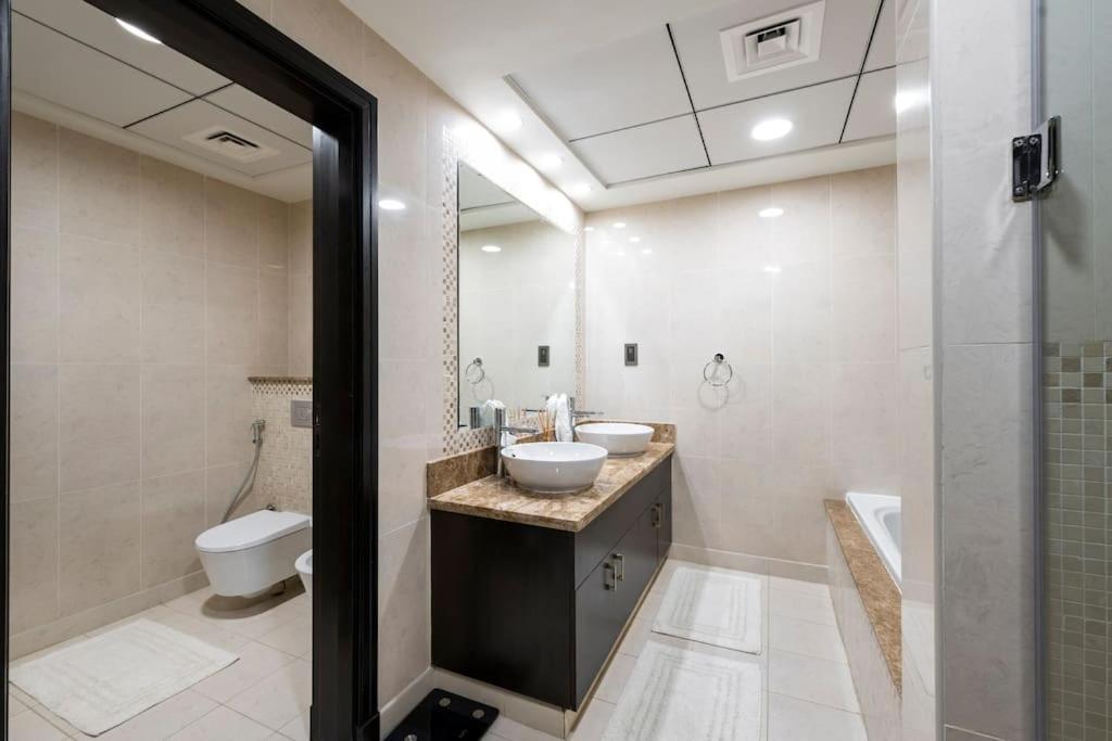 Balqis Residense Palm Jumeirah,Pool, Beach, Top floor, Full sea view, Restaurants
