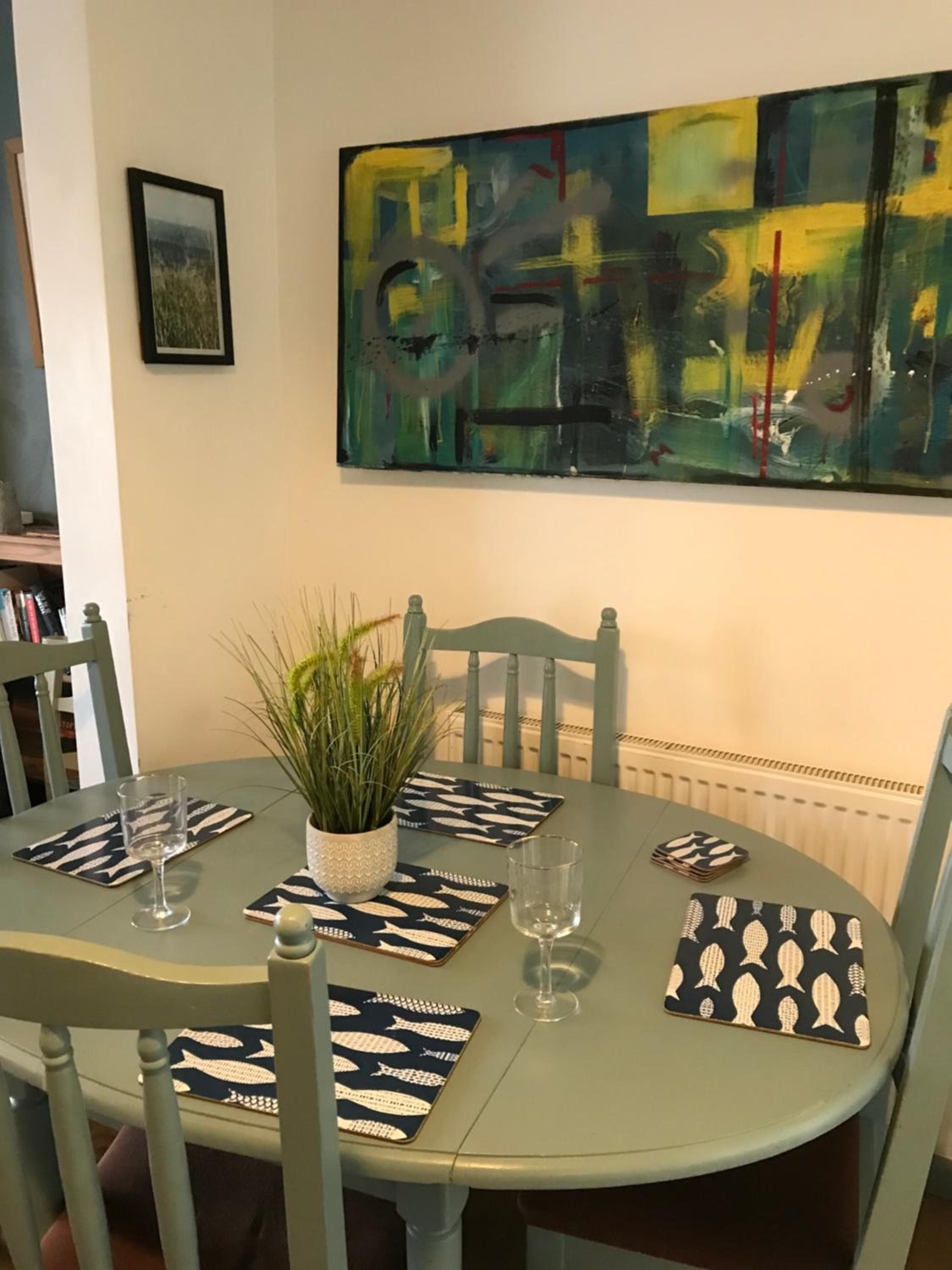 Cosy 3 bedroom house close to beach view 5