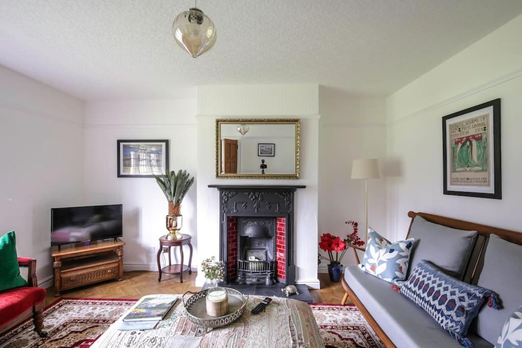 Duke of York Cottage, Port Sunlight - Stanley-Stays view 2