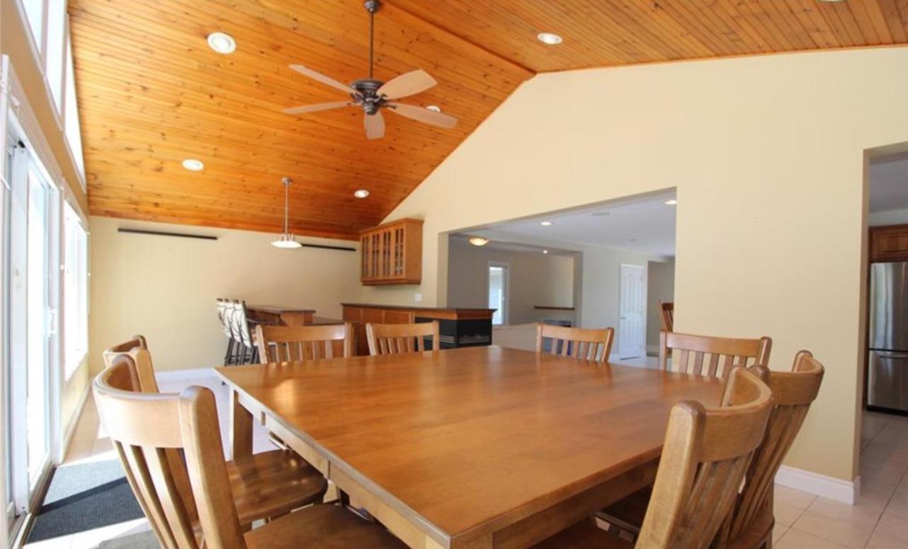 Tranquil Bay Lodge, 3 min walk to sand beach